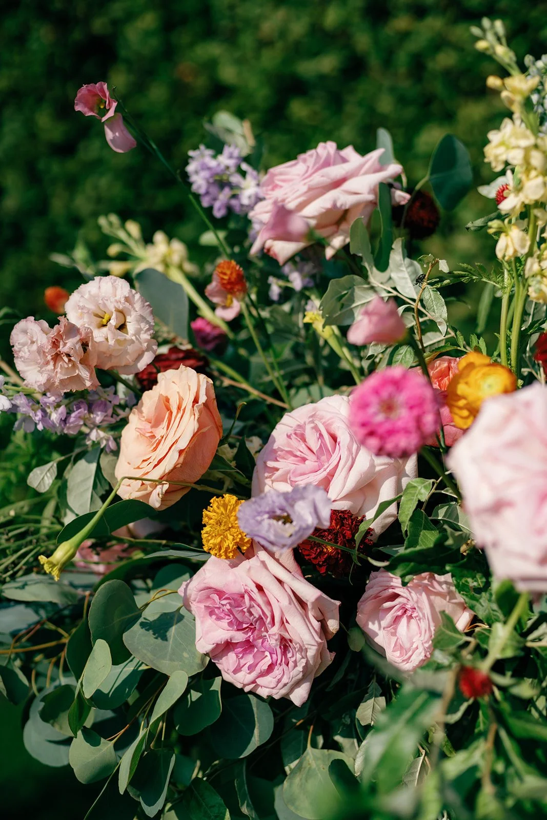 Ceremony Pedestal Floral Detail | The Roundhouse Beacon