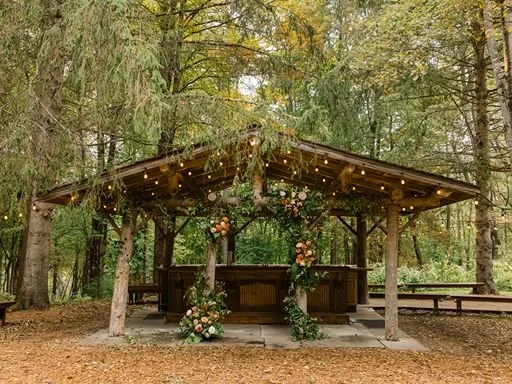 Spillian Wedding Reception Bar Floral Design | Catskills