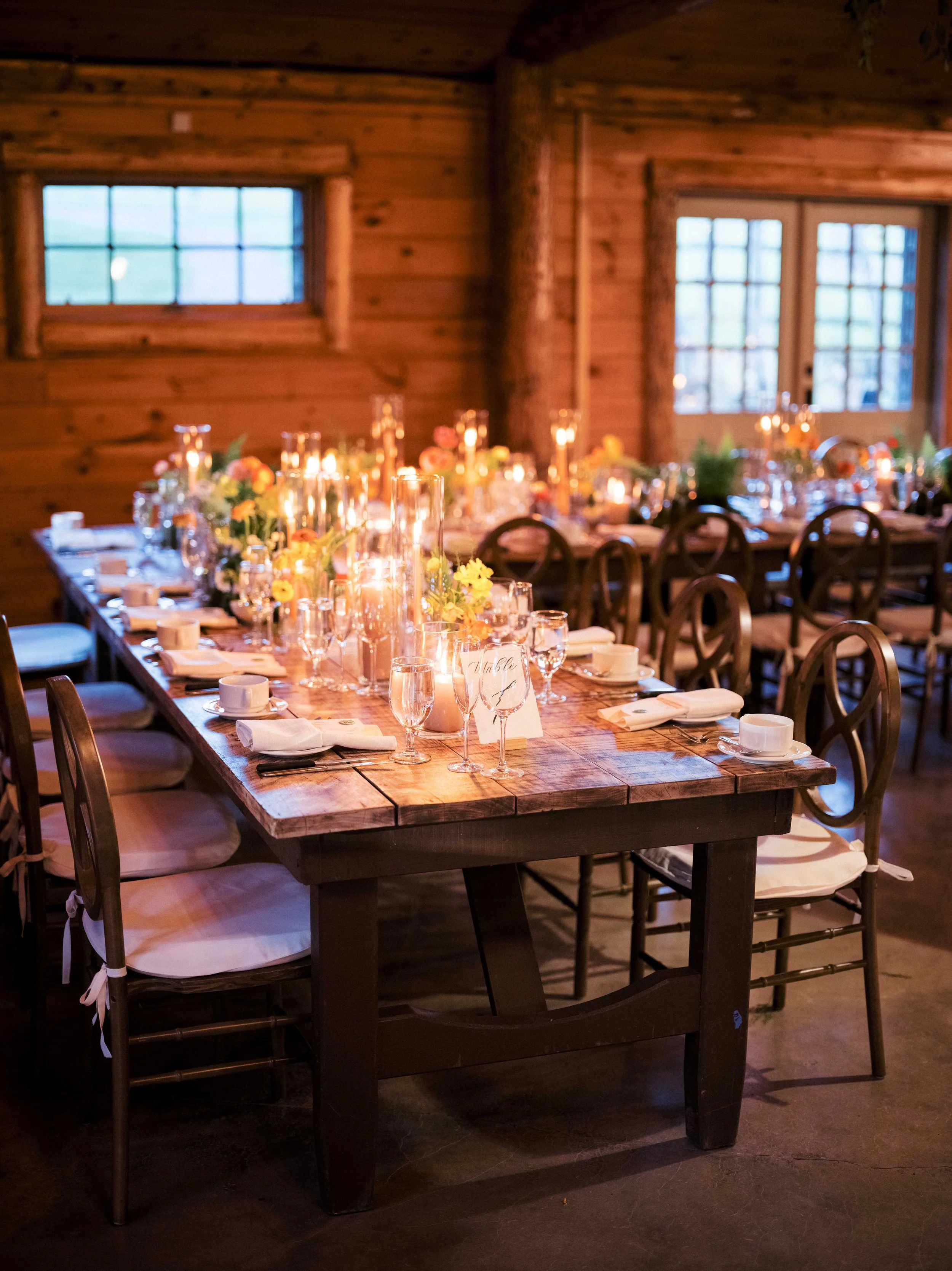 Reception Table Florals at White Birch Hall | Chatwal Lodge