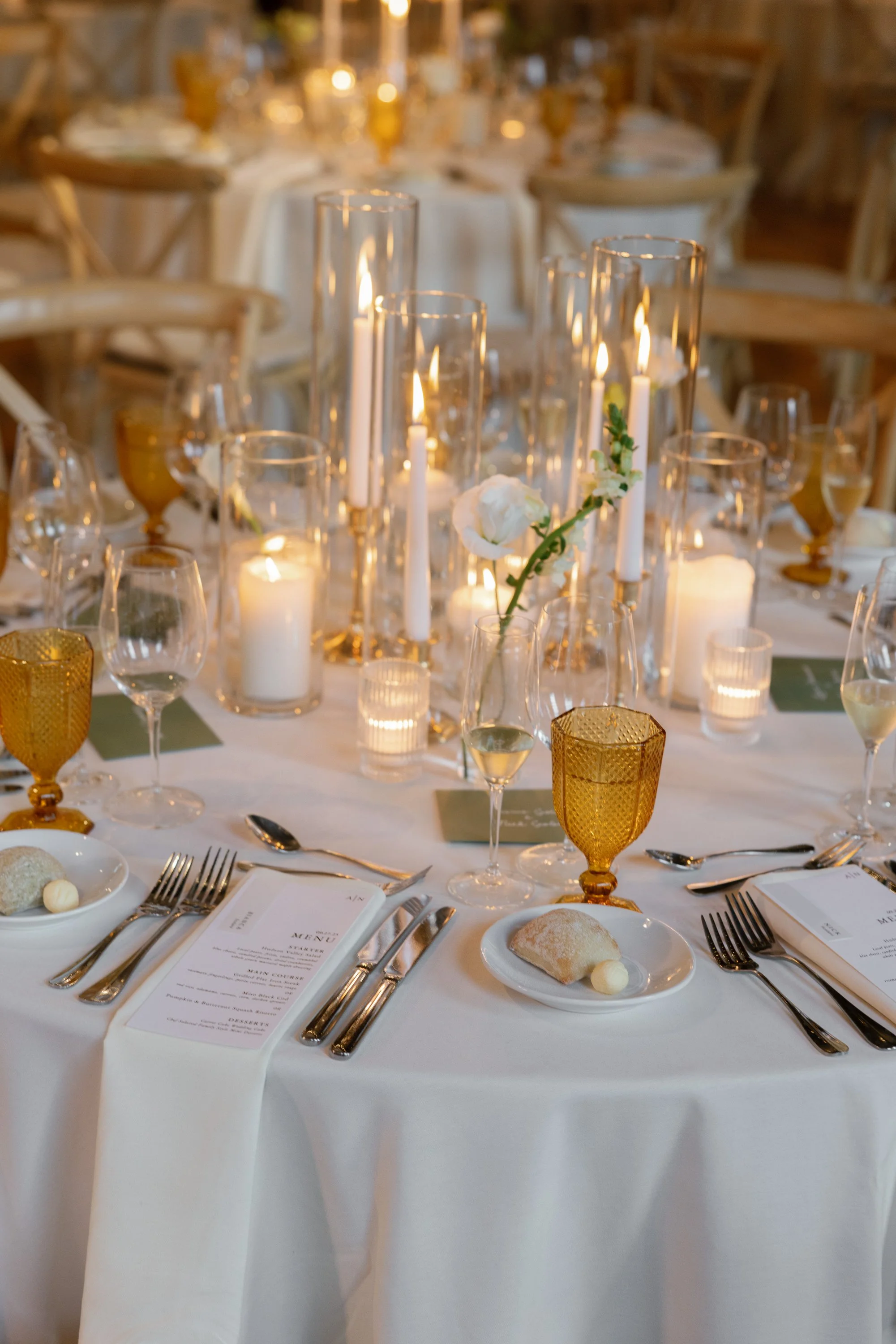 Round Table Centerpiece with Candlelight | City Winery Hudson Valley