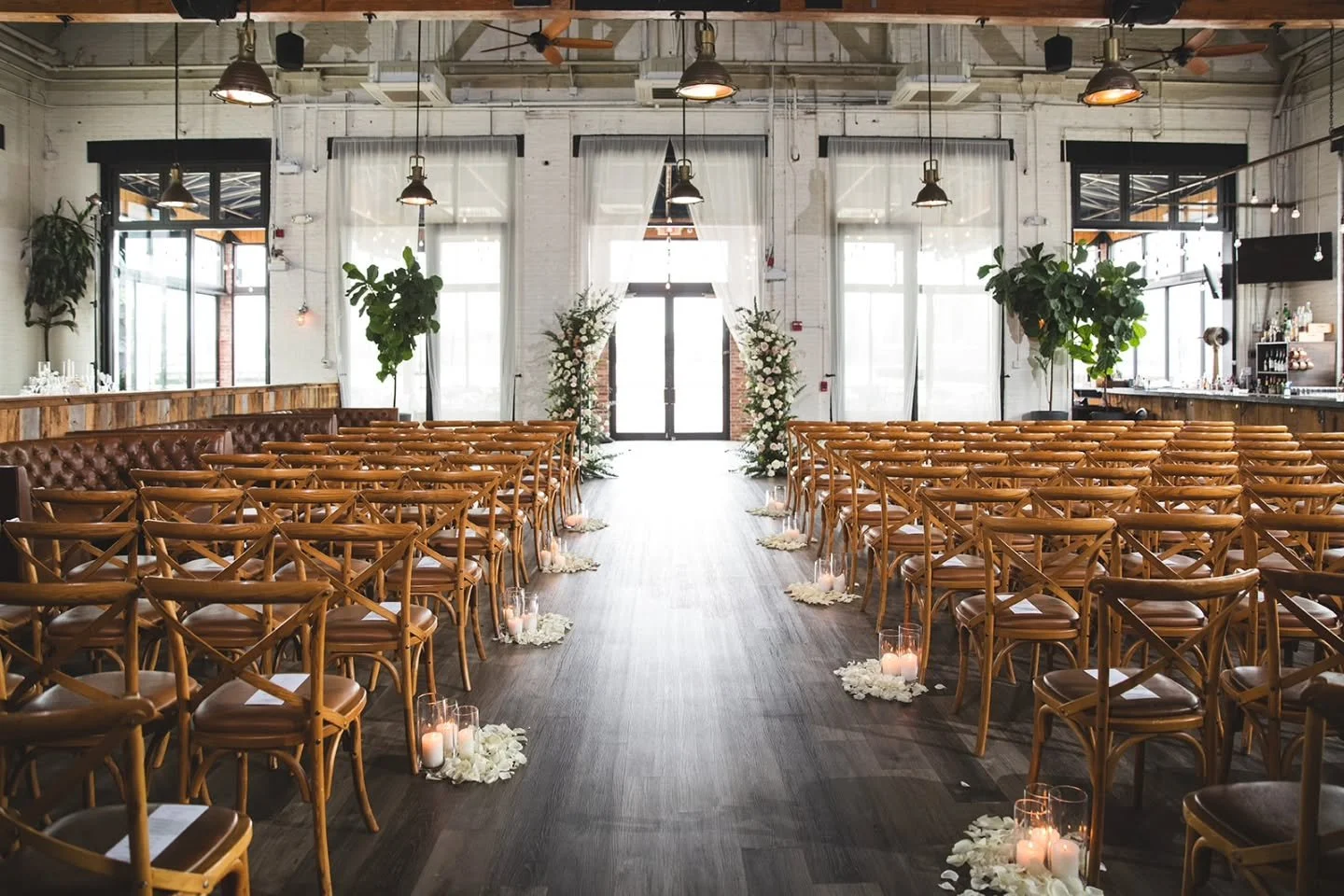 Some spaces tell you exactly what they need. This one asked for softness, structure, and just enough wild.

We designed every arrangement to feel like it had always belonged there. Nothing forced, nothing fussy. Just flowers doing what flowers do bes