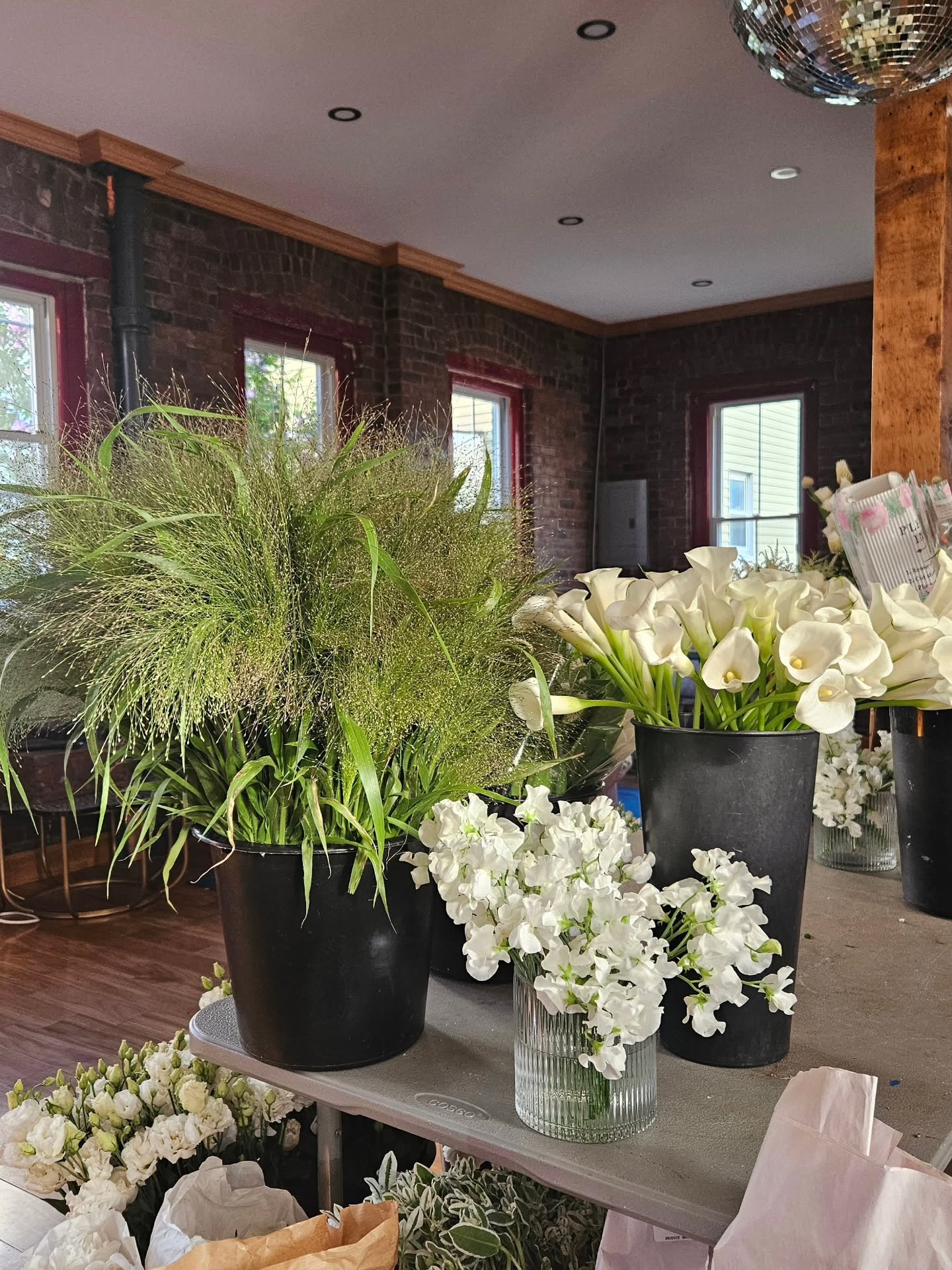 What happens after the wedding matters too. We partner with @gbcompost to process botanical waste anaerobically, keeping as much as possible out of landfills.

#apetaltopeddle #sustainableweddingflorist #foamfreeflorals #greenwedding #njweddingfloris