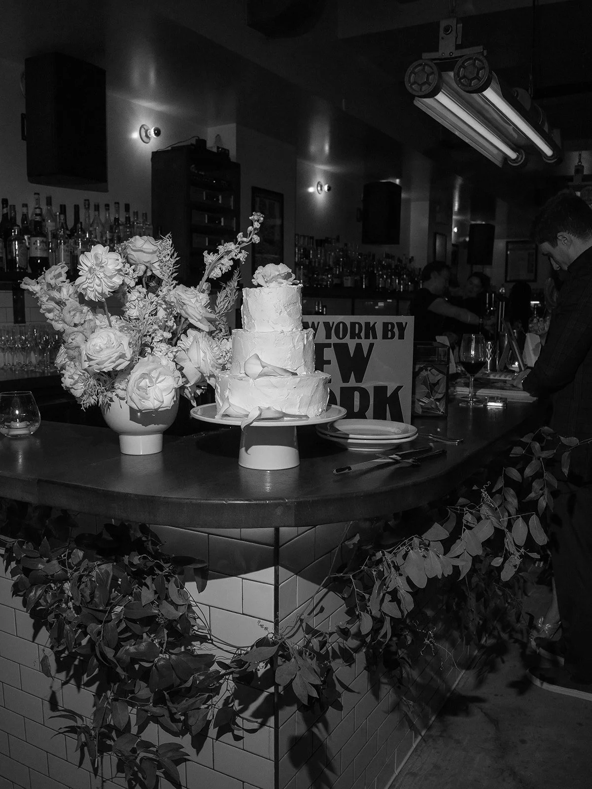 wedding-cake-decor-barbuto-west-village-nyc.jpg.jpg