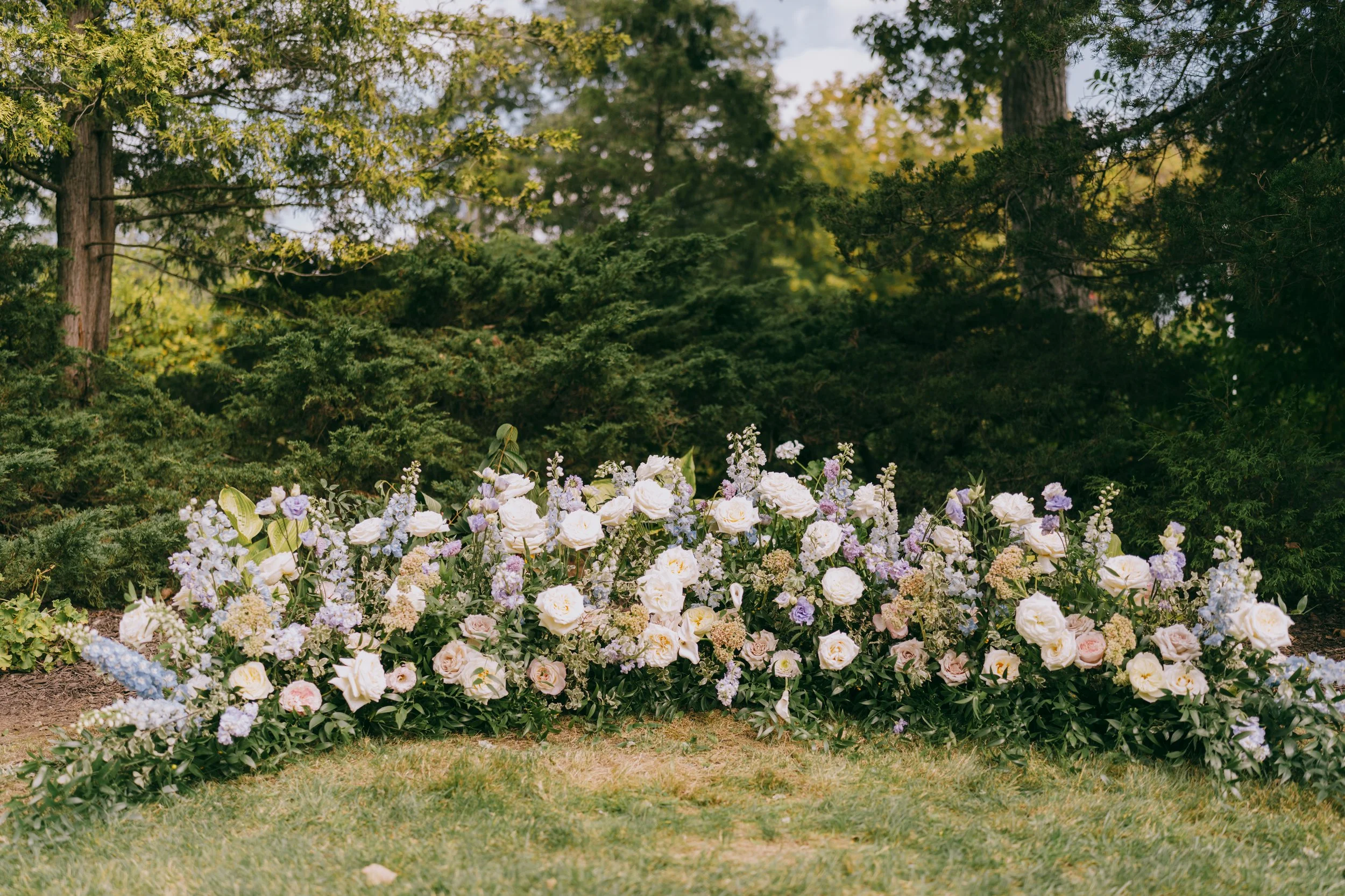 foam free wedding ceremony design, garden floor ceremony backdrop