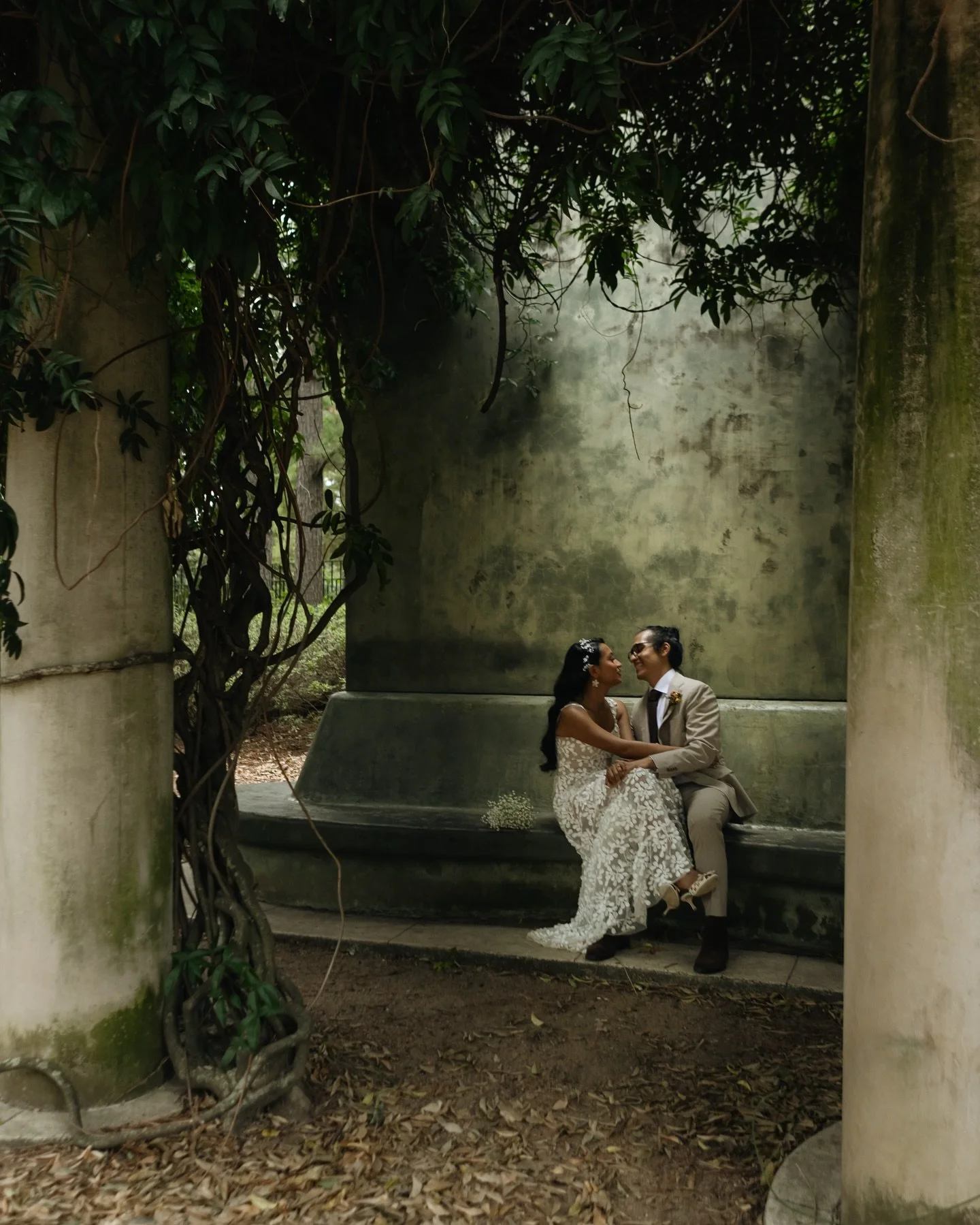 🌿✨D&amp;R&rsquo;s Houston Elopement✨🌿

D&amp;R mentioned that on one of their first dates they went longboarding at Hermann Park, so when they asked if they could bring their longboards for photos I obviously was on board (no pun intended). Then af
