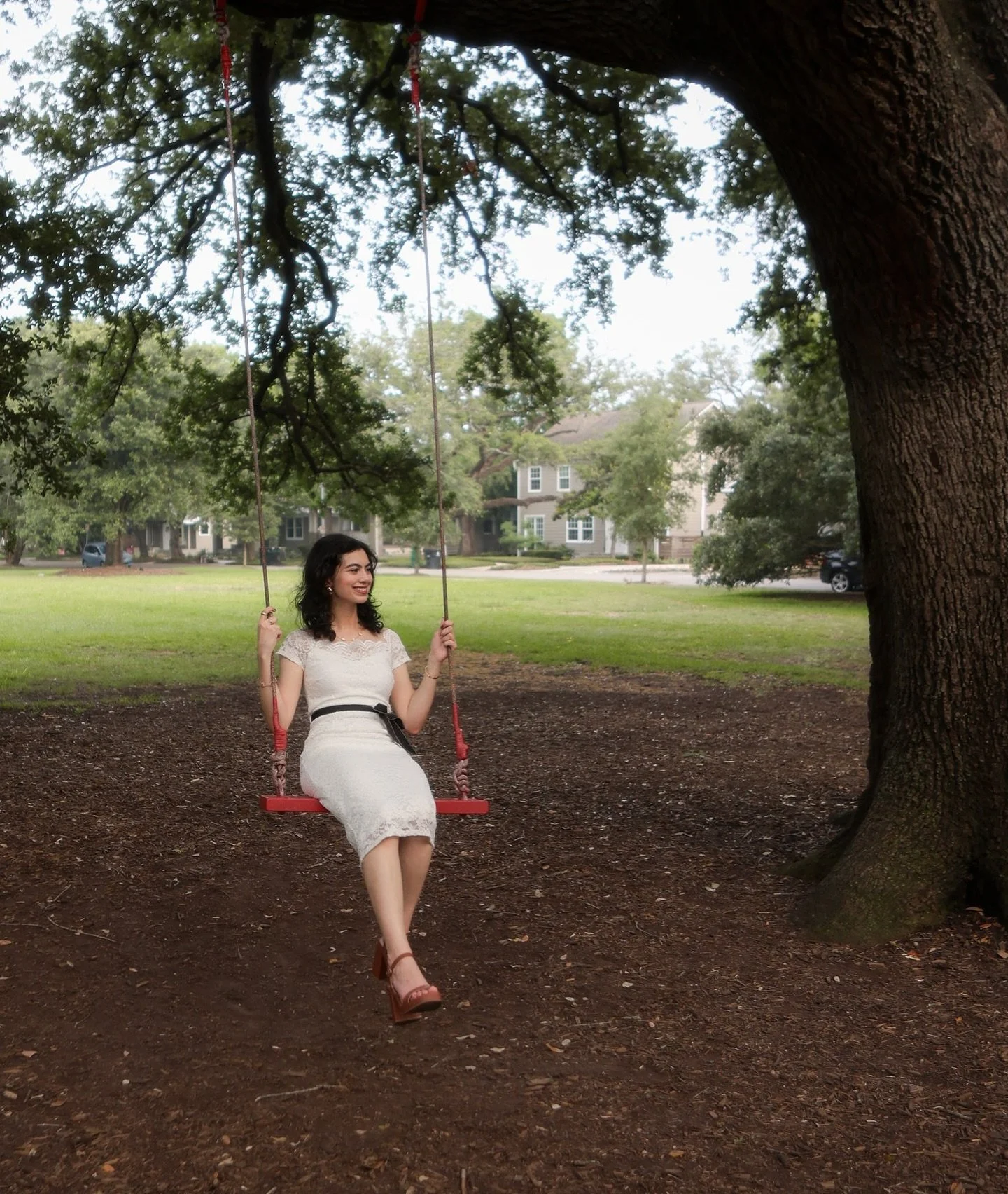 Its never too early or late (I took my grad photos 1.5 years after graduating) to book a Grad Session! 🎓

&bull;

&bull;

&bull;

#grad #2024grad #medschoolgrad #houstongradphotographer #houstongraduation #houstonengagementphotographer #graduationph