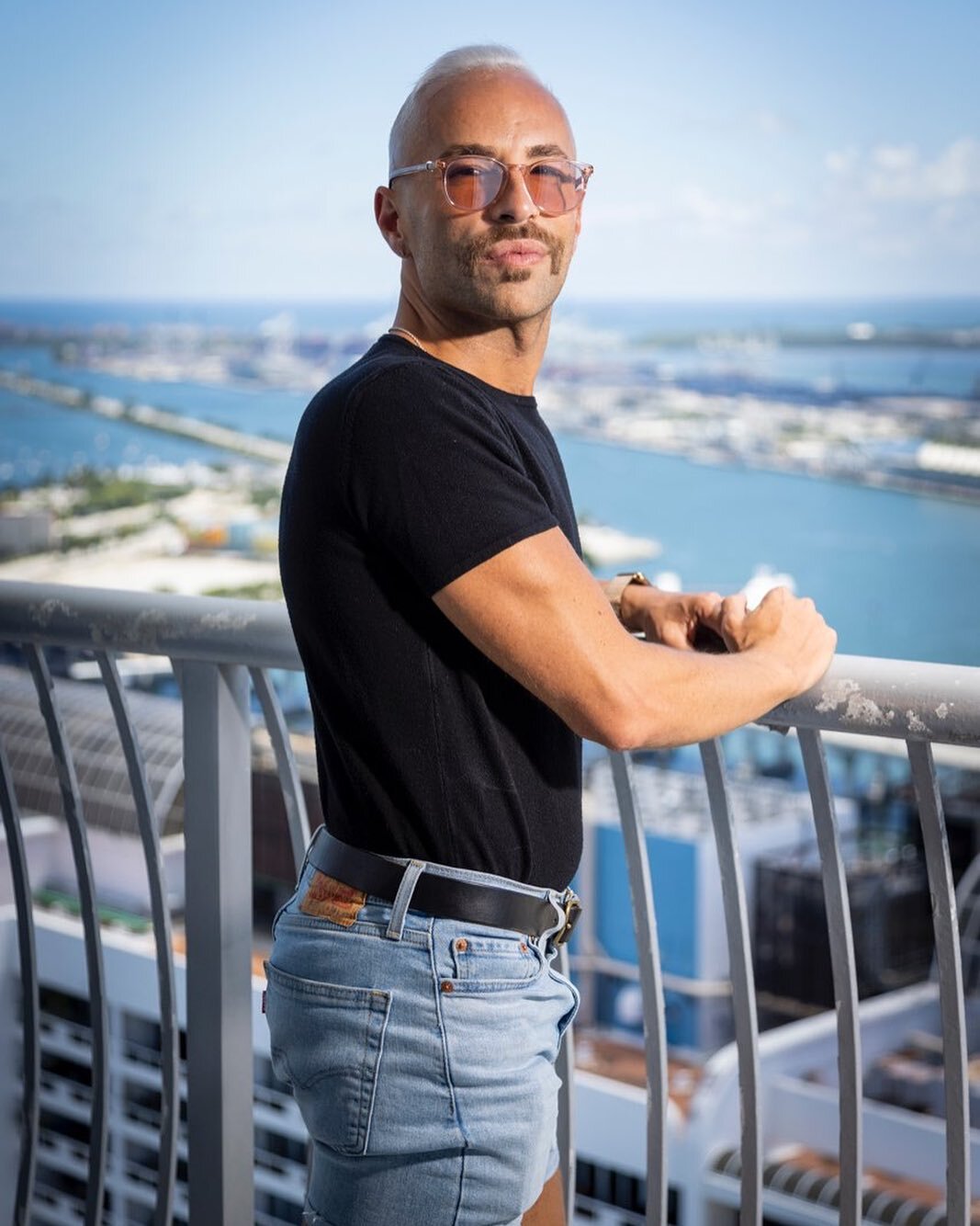The unexpected moments are the ones worth most savoring 🫶 thank you @schneiderphotofilm for capturing this very reflective moment in time.

#miami #miamilife #views #gaymiami #miamiinfluencer #gayguy #gay #gayinfluencer #reflection #photooftheday