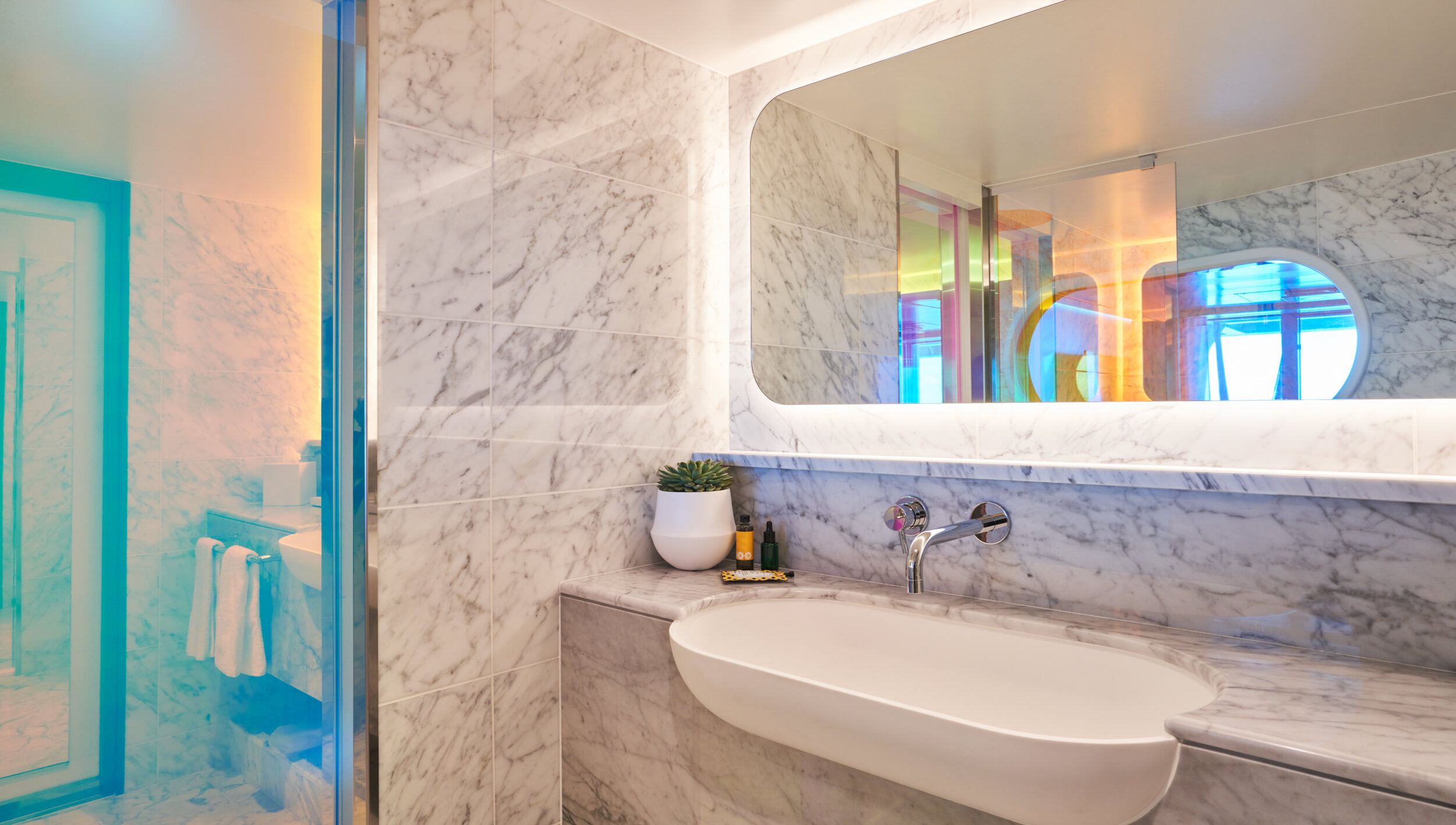 IMG-STE-brilliant-suite-architectural-interior-bathroom-v1-01-4768-3000x1700.jpg