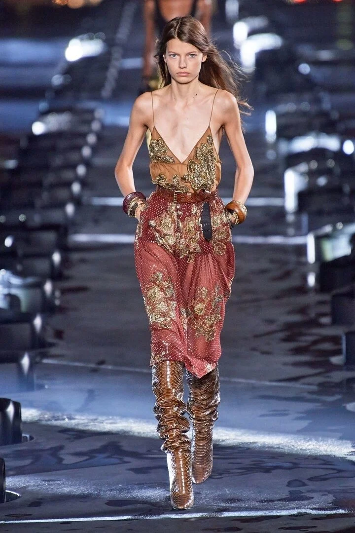 Saint Laurent Primavera Verano 2020 Pret-A-Porter - Pasarelas _ Vogue España.jpeg