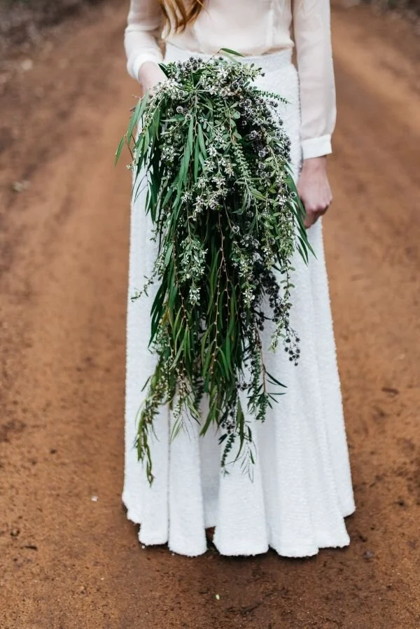 Minimalist Bridal Styling Ideas With Greenery Bouquets.jpeg