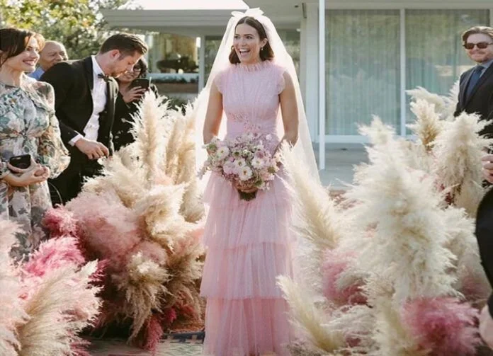 Love Mandy Moore's pink wedding dress_ Here are three similar styles!.jpeg