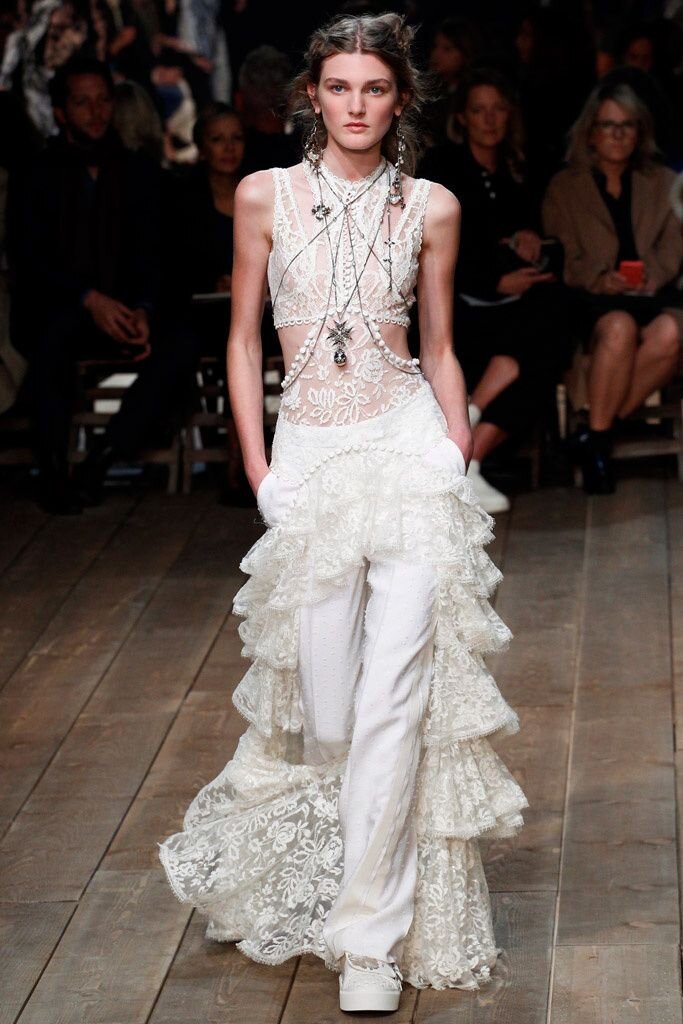 Alexander McQueen Prêt à Porter Primavera_Verano 2016.jpeg