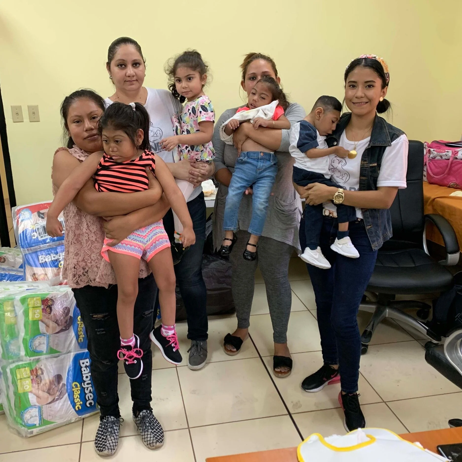 DIFIESTA y Babysec entregan donativo a ASONFAPMI