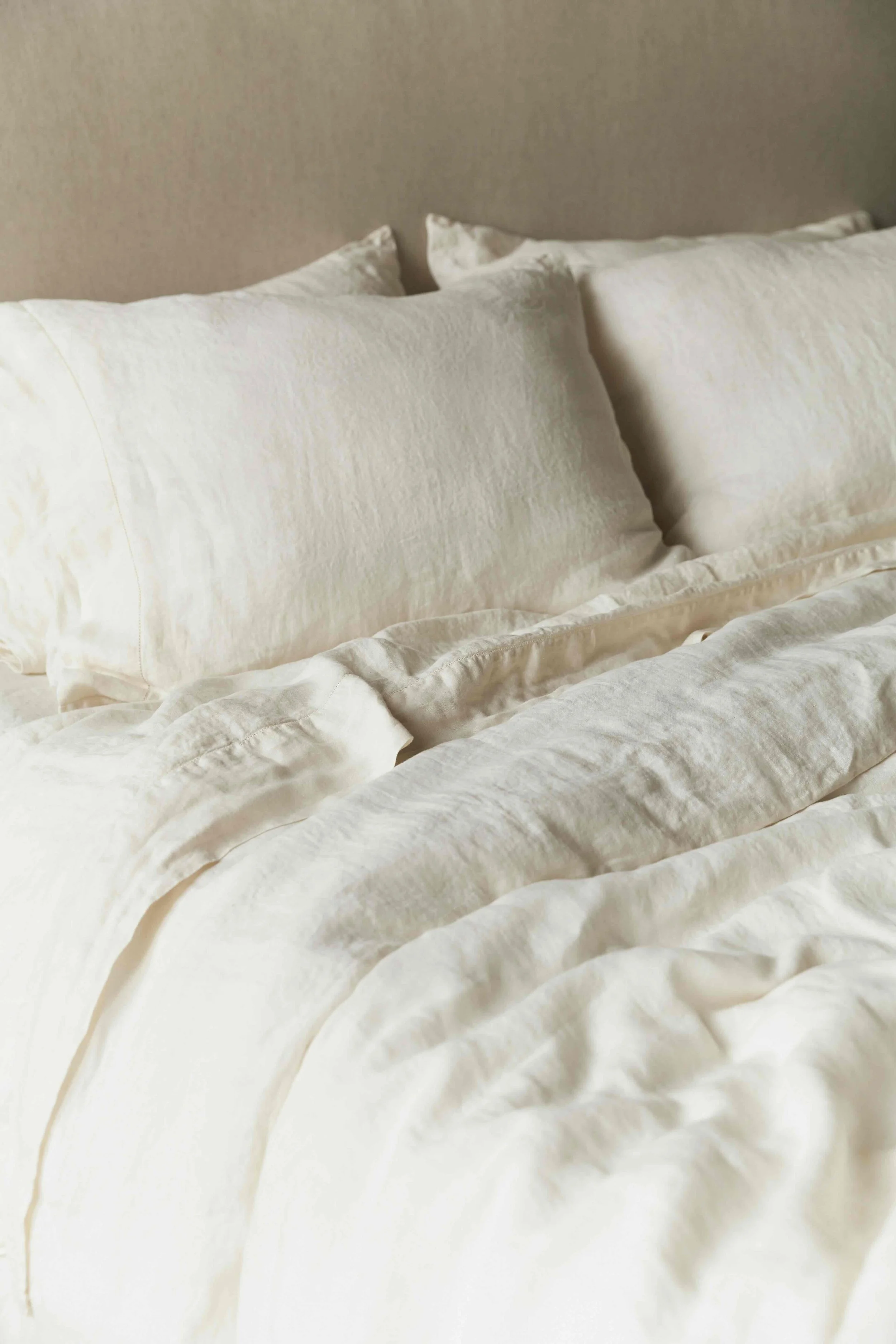 Stonewashed_Linen_Bed_Bundle_Ivory_7.jpeg