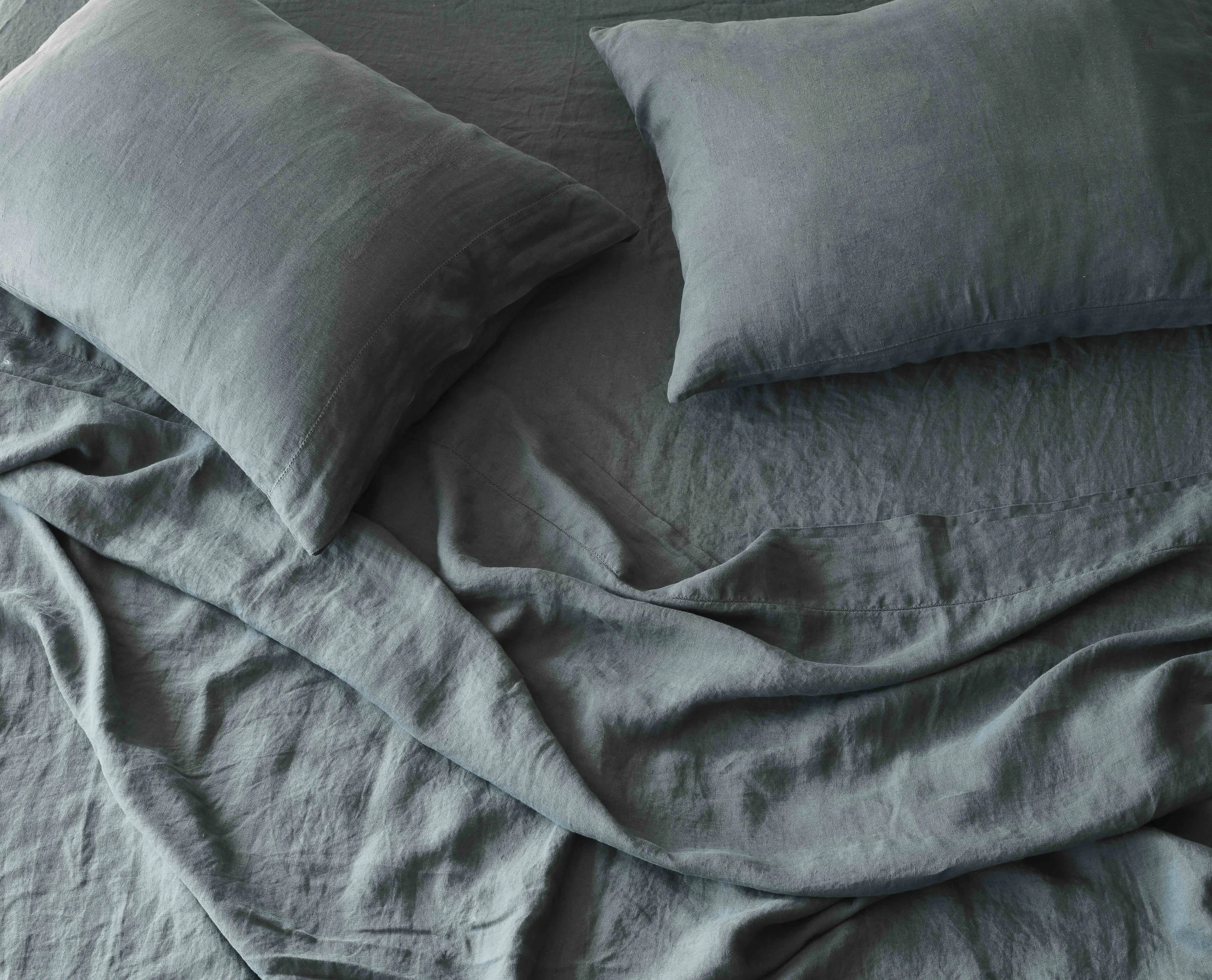 Stonewashed_Linen_Pillowcases_Aegean_3.jpeg