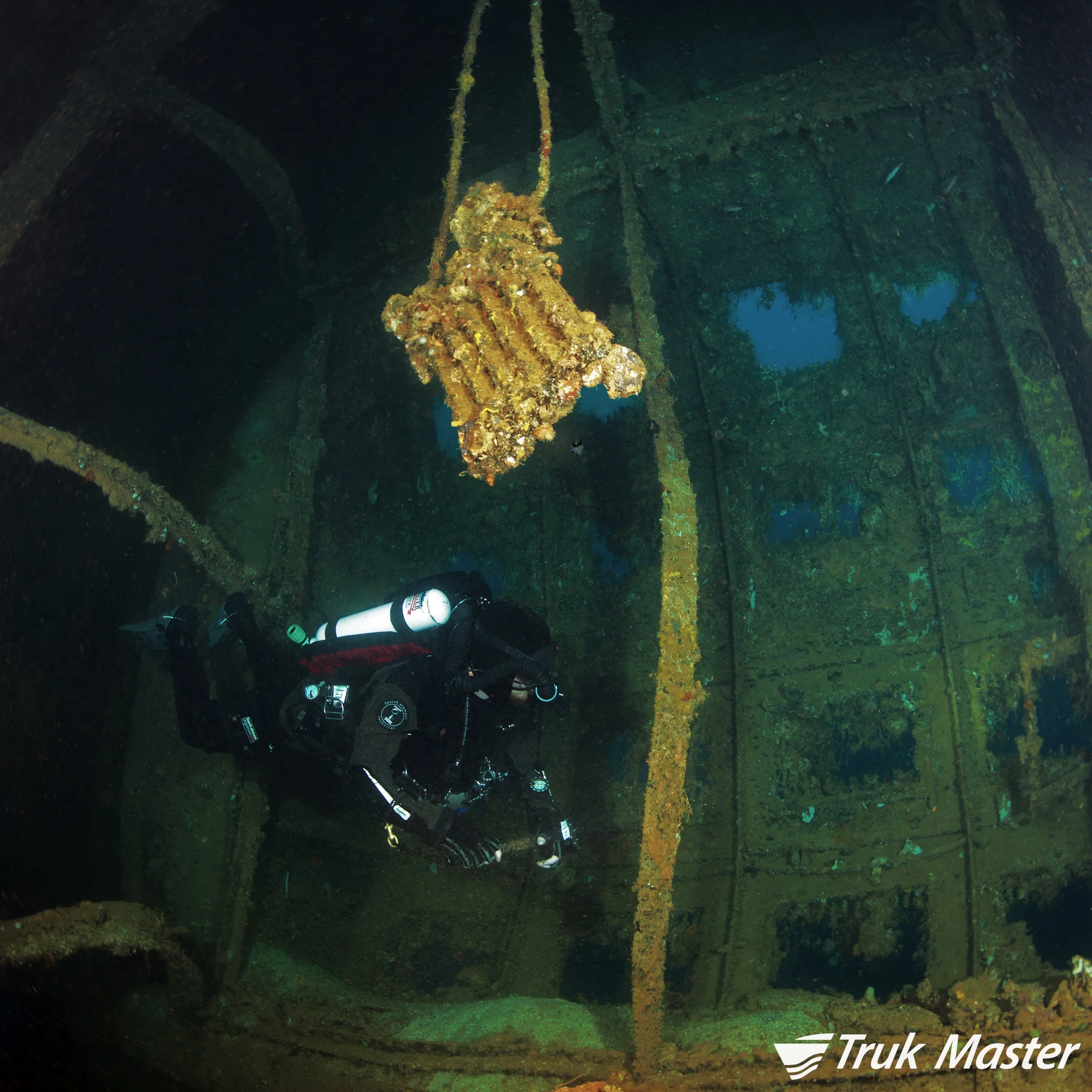 104Heian Maru Aft Salon.jpg
