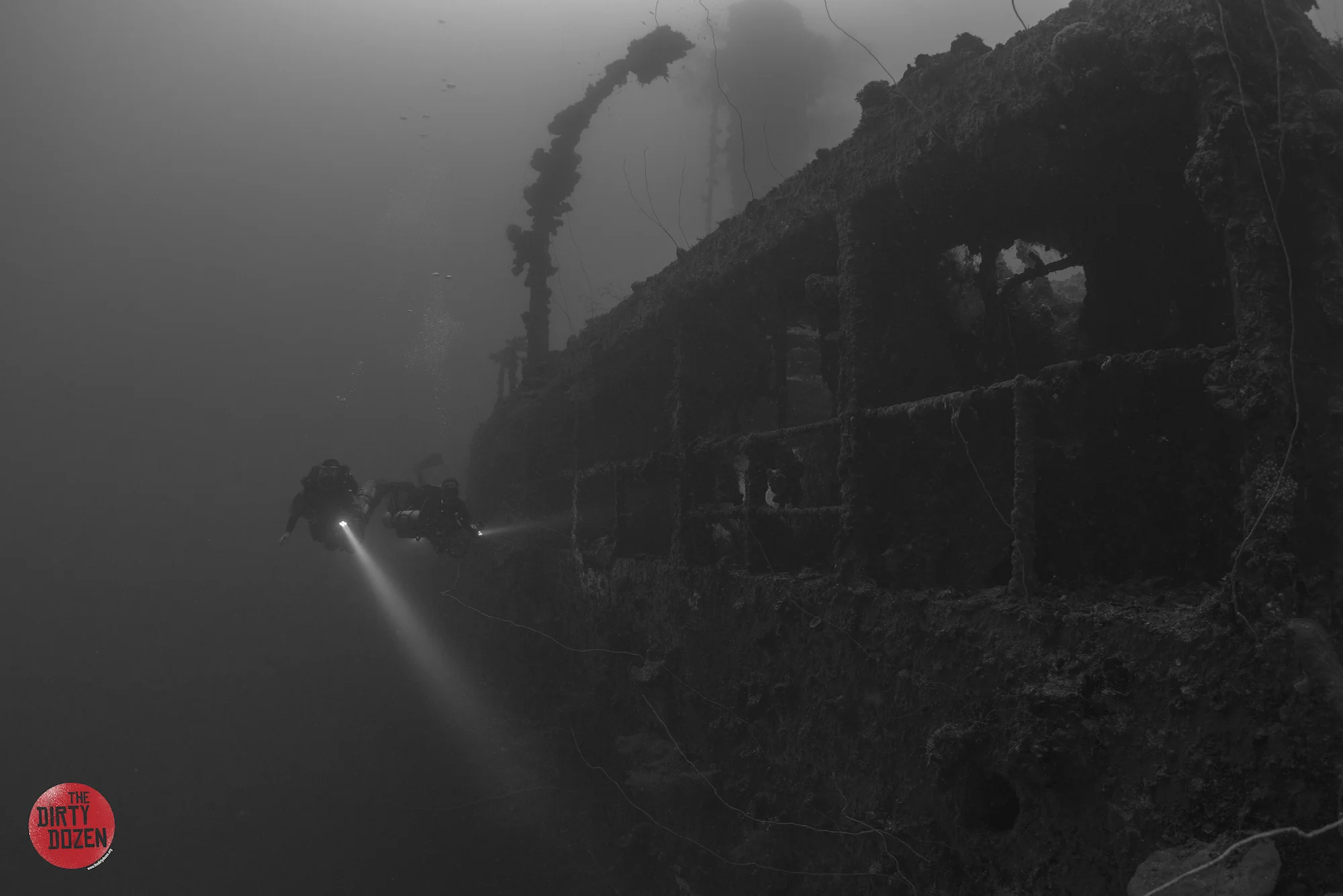 divers-shotan-bw.jpg