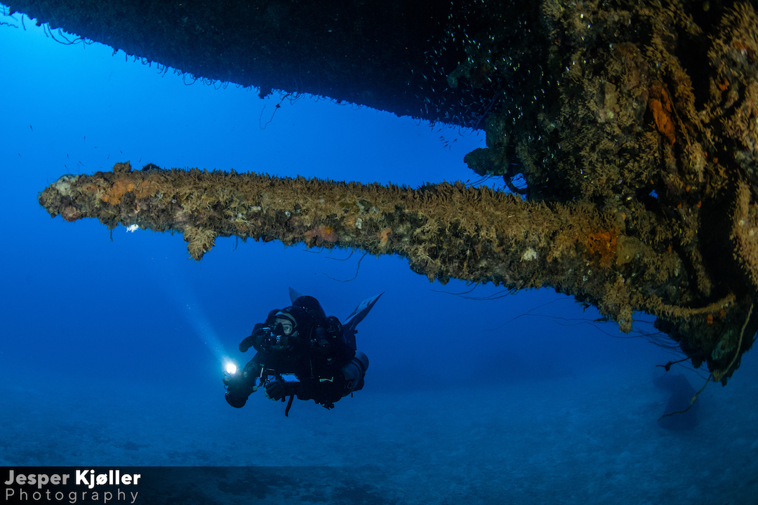 55USS Arkansas Gun and Diver 2.jpg