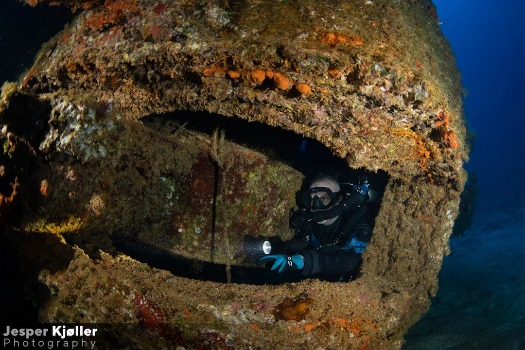 39USS Anderson Profile Diver.jpg