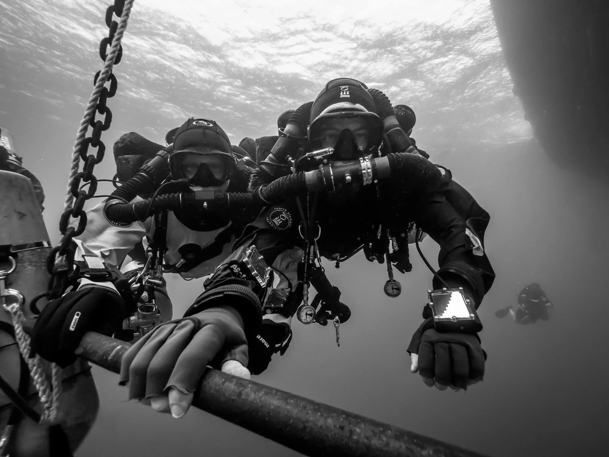 37CCR Divers on Decobar.jpg