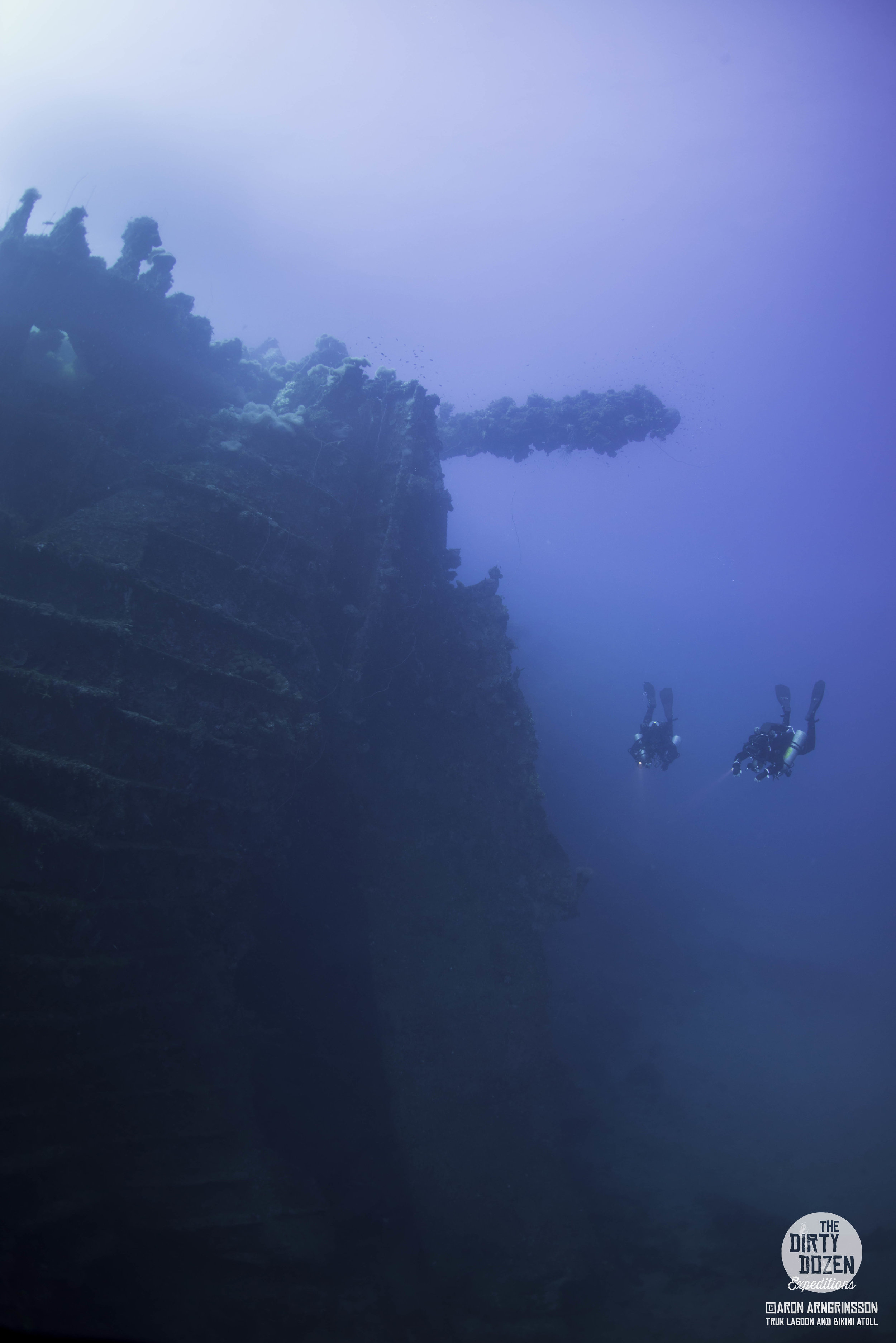 28Aikoku Maru with Divers.jpg