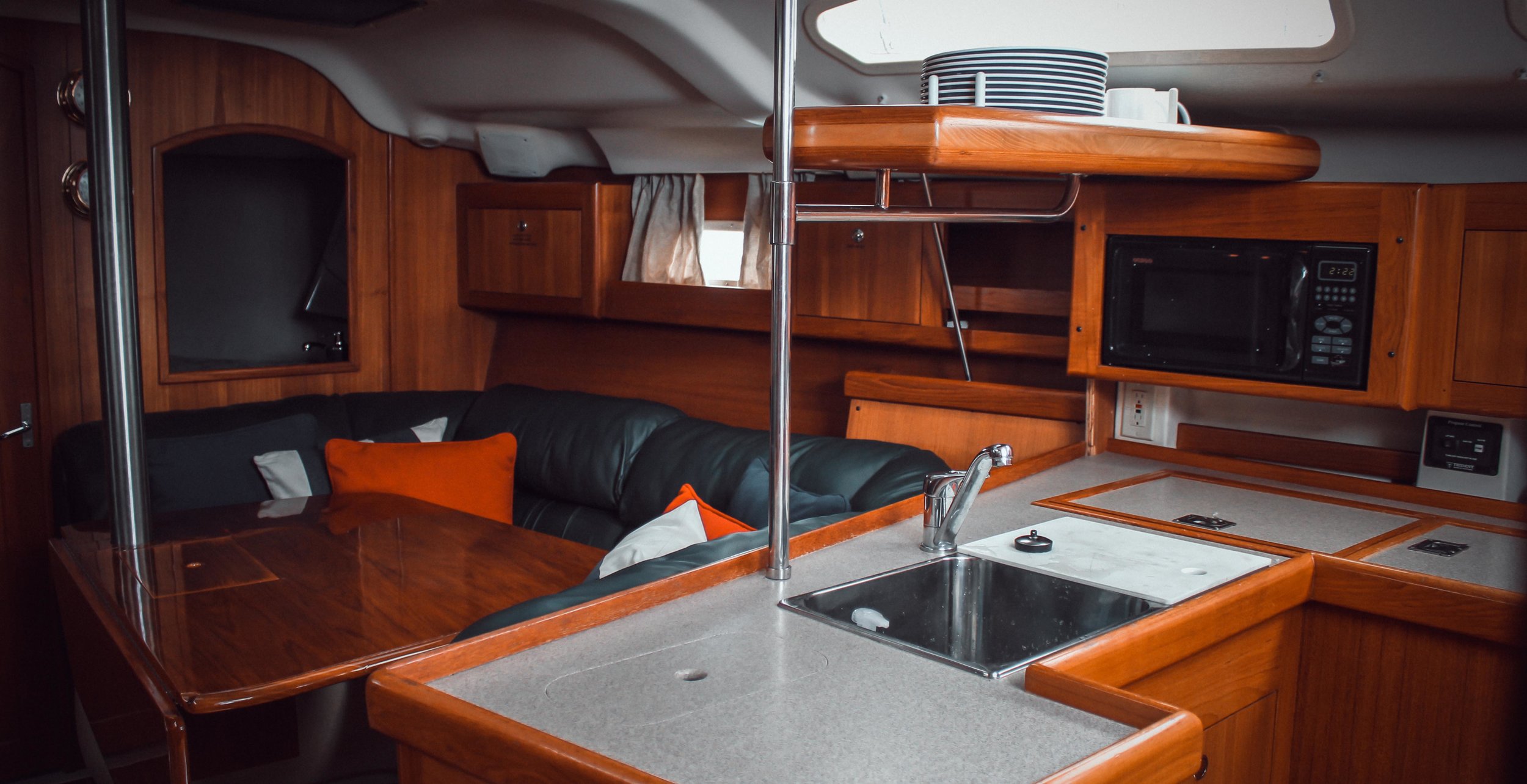 Portland Yachting Adventures Interior 6.jpg