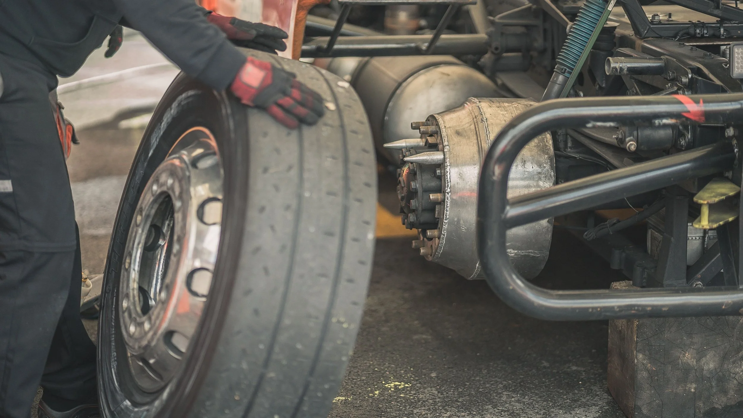 Repair, Retread or Replace? Making the Right Call for a Commercial Tire
