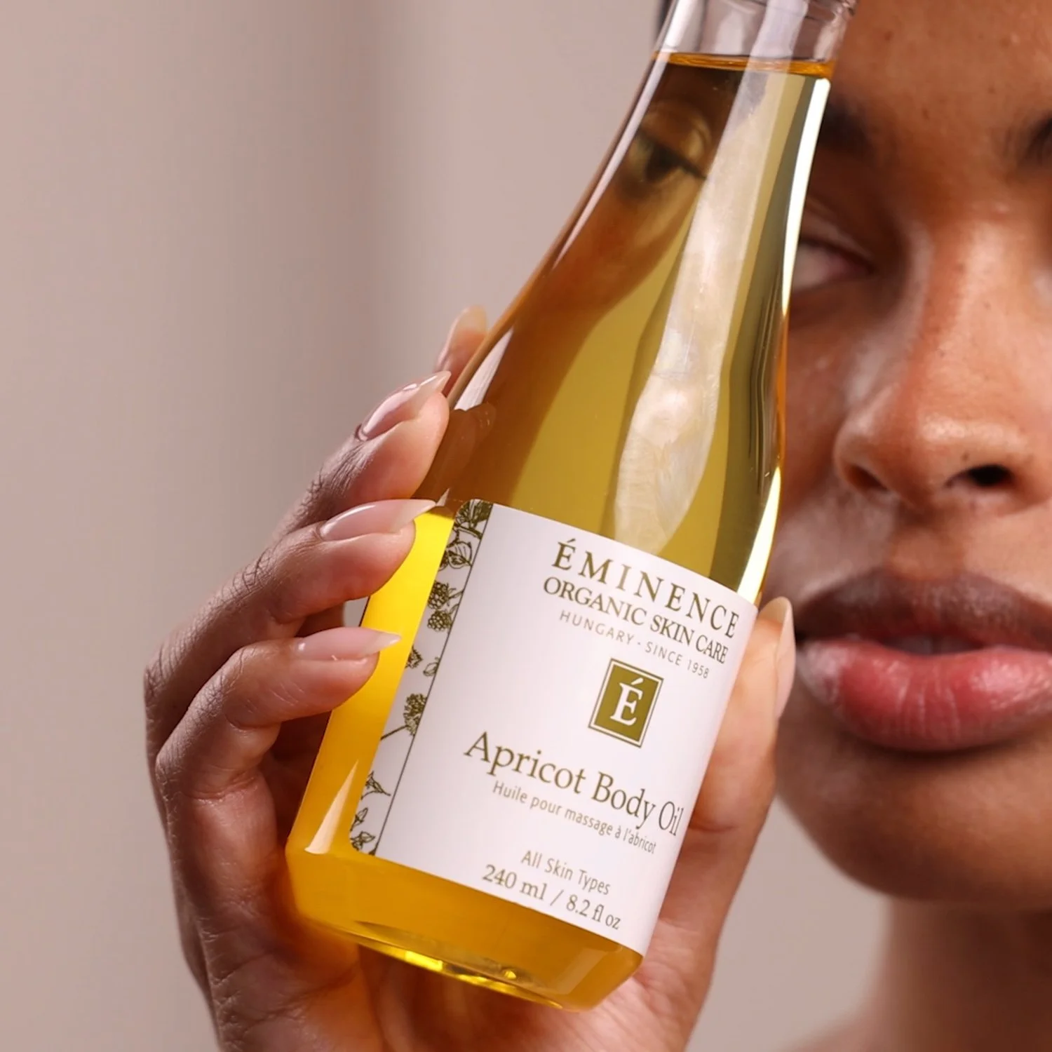 EM222-4222-apricot-body-oil-pdp-close-up-1500x1500-v2.jpg