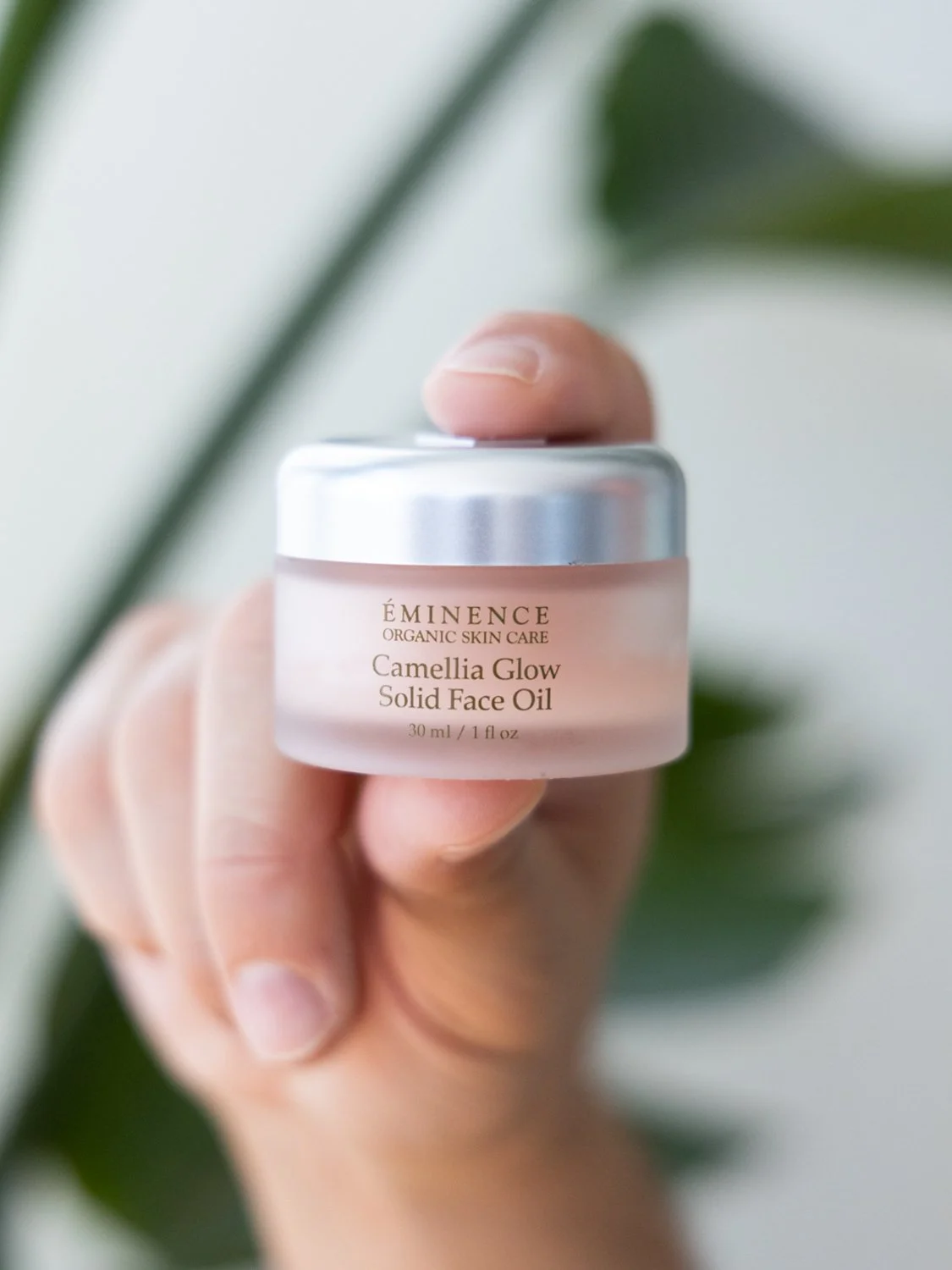 EM133-2133-camellia-glow-solid-face-oil-pdp-library-image-1125x1500.jpg