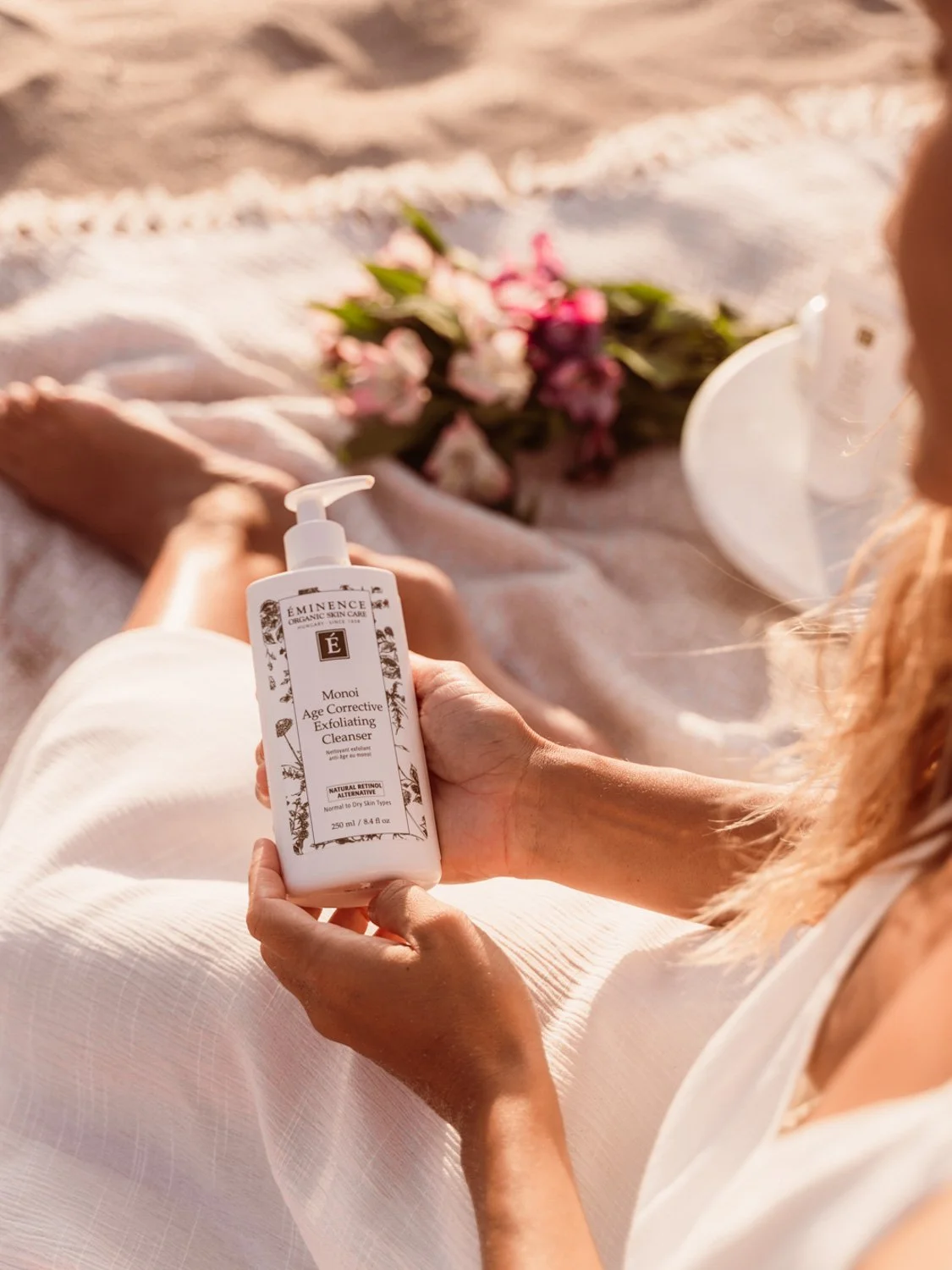 EM302-8302-monoi-age-corrective-exfoliating-cleanser-pdp-library-image-1125x1500.jpg