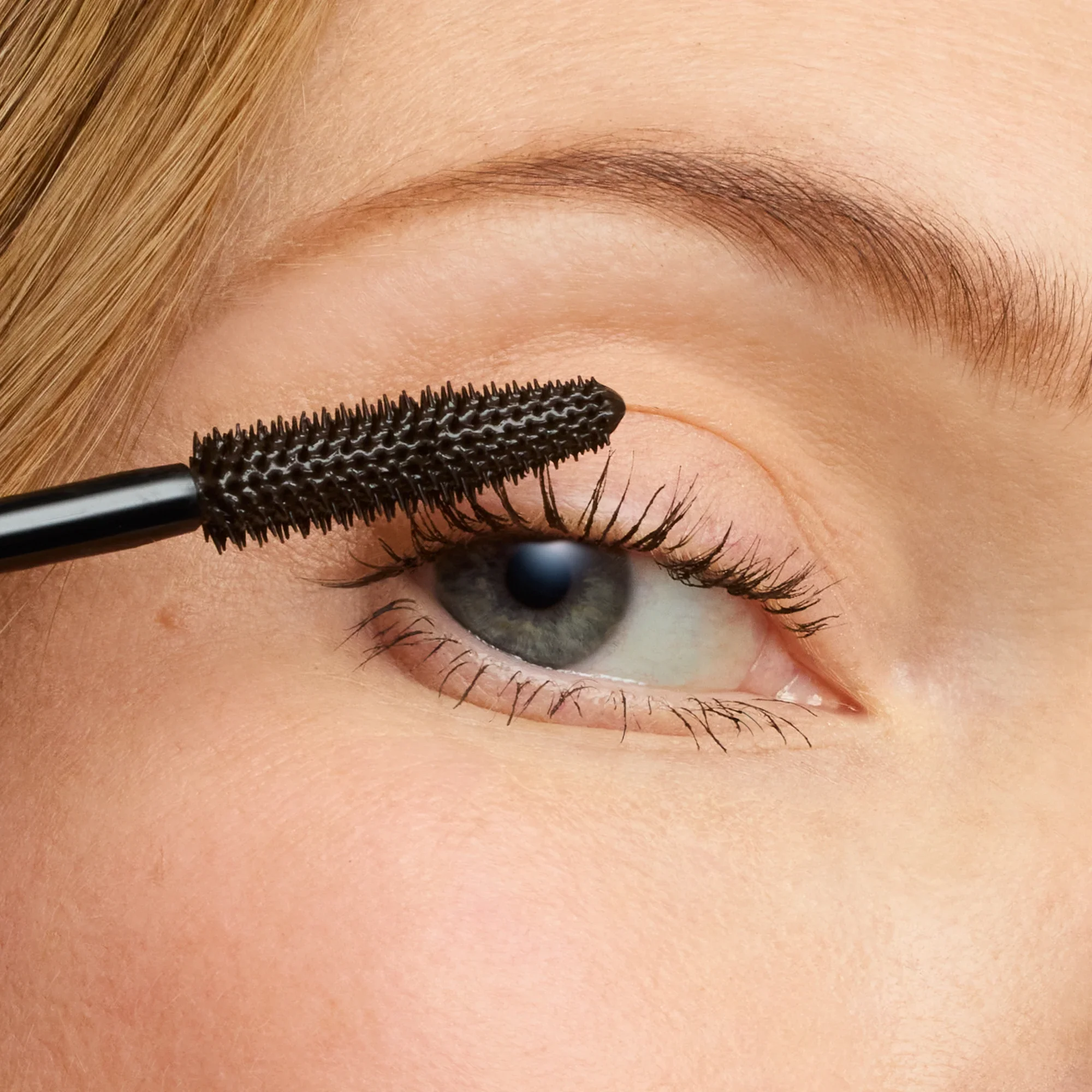 2025_LashFixation_Brown_BeautyBria_1_2000x.webp