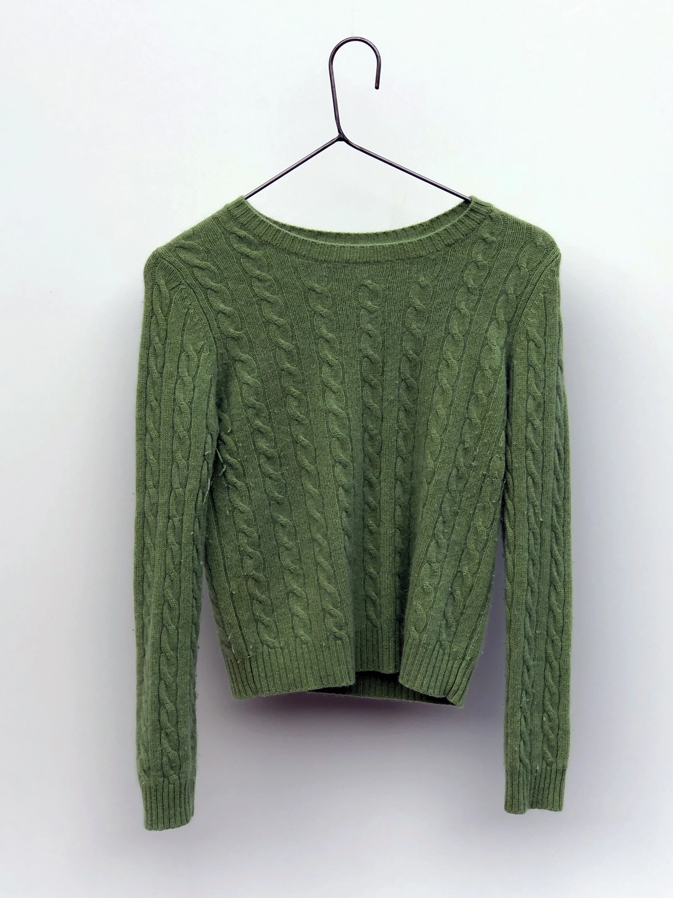 3Lefts-sweater-soft-green-faces-front.jpg
