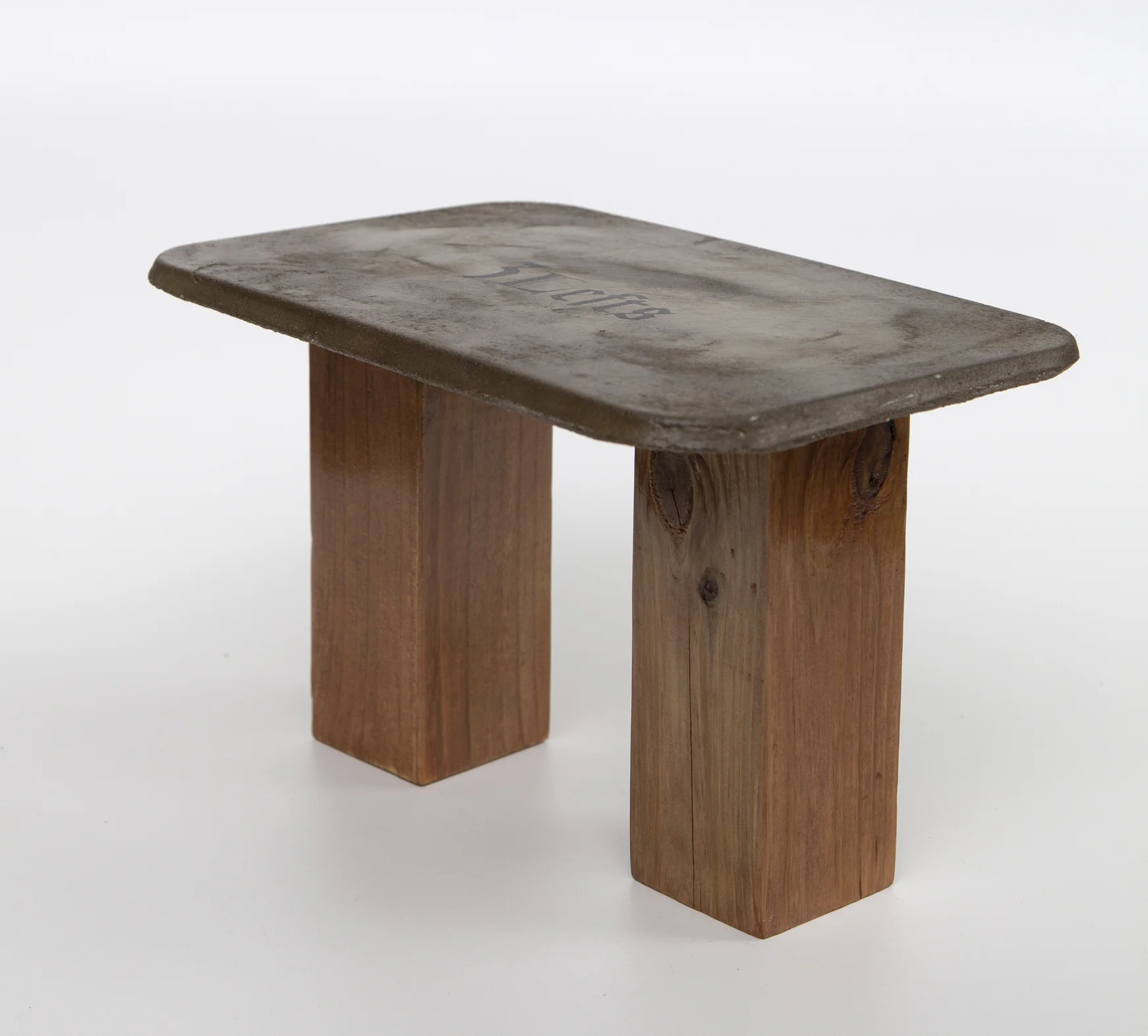 3Lefts logo_outdoor_tablet-stand_v2_4857-1.jpg