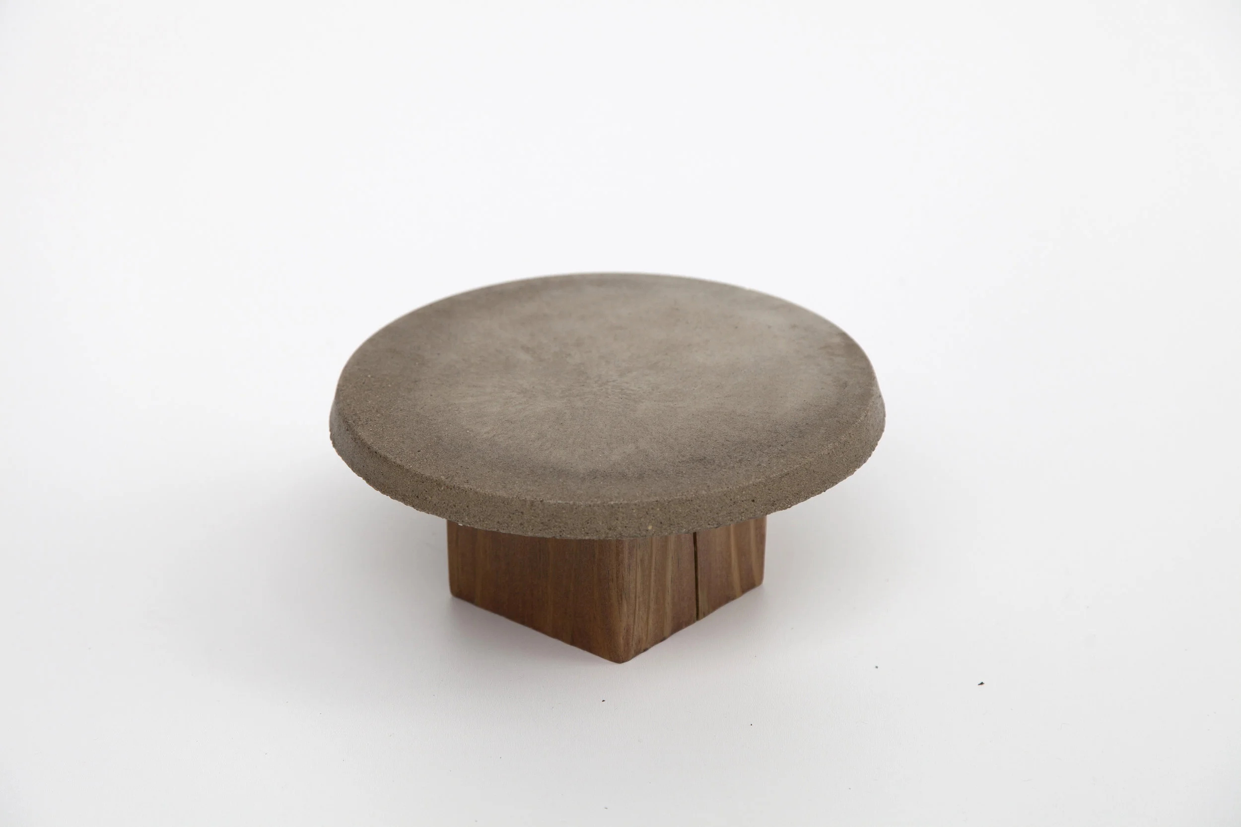 3Lefts toadstool table_4888-1.jpg