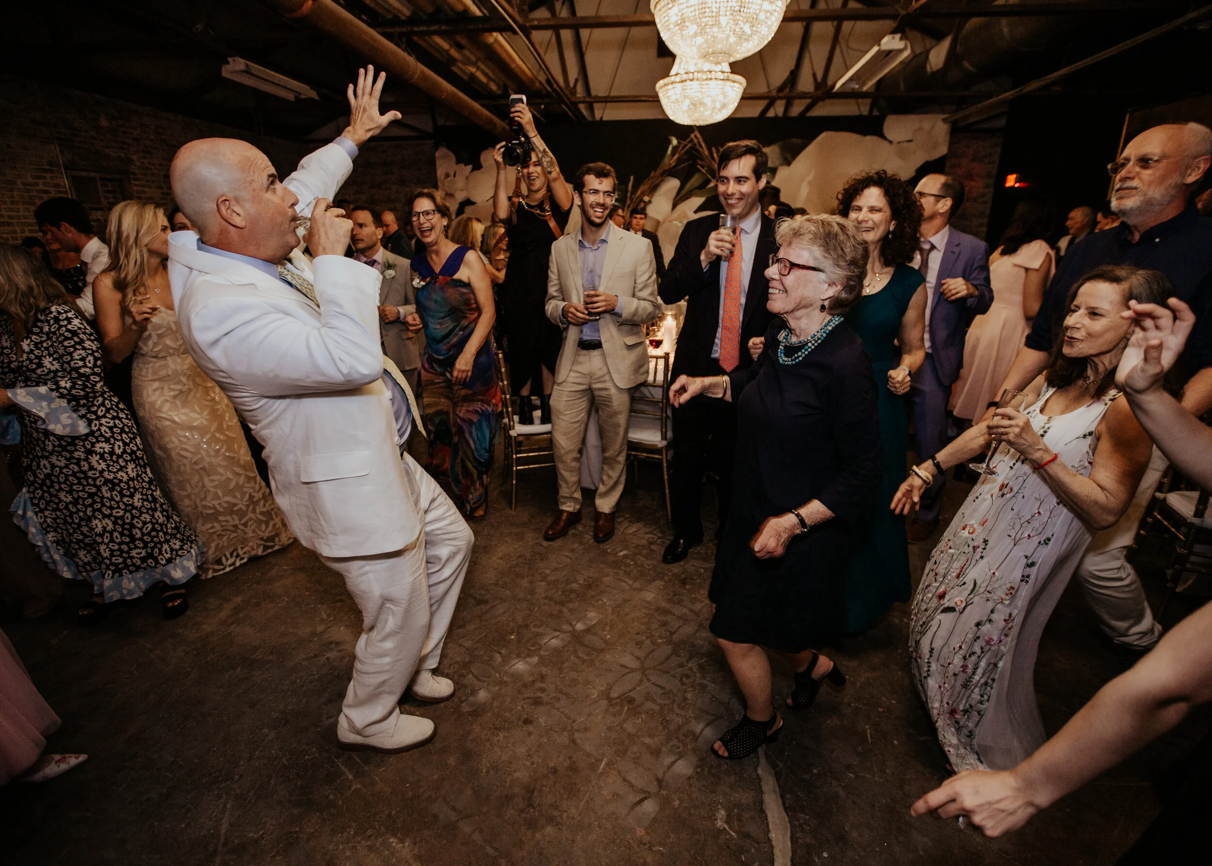 Creating the Perfect Wedding Setlist — The Parlor at the Pontchartrain