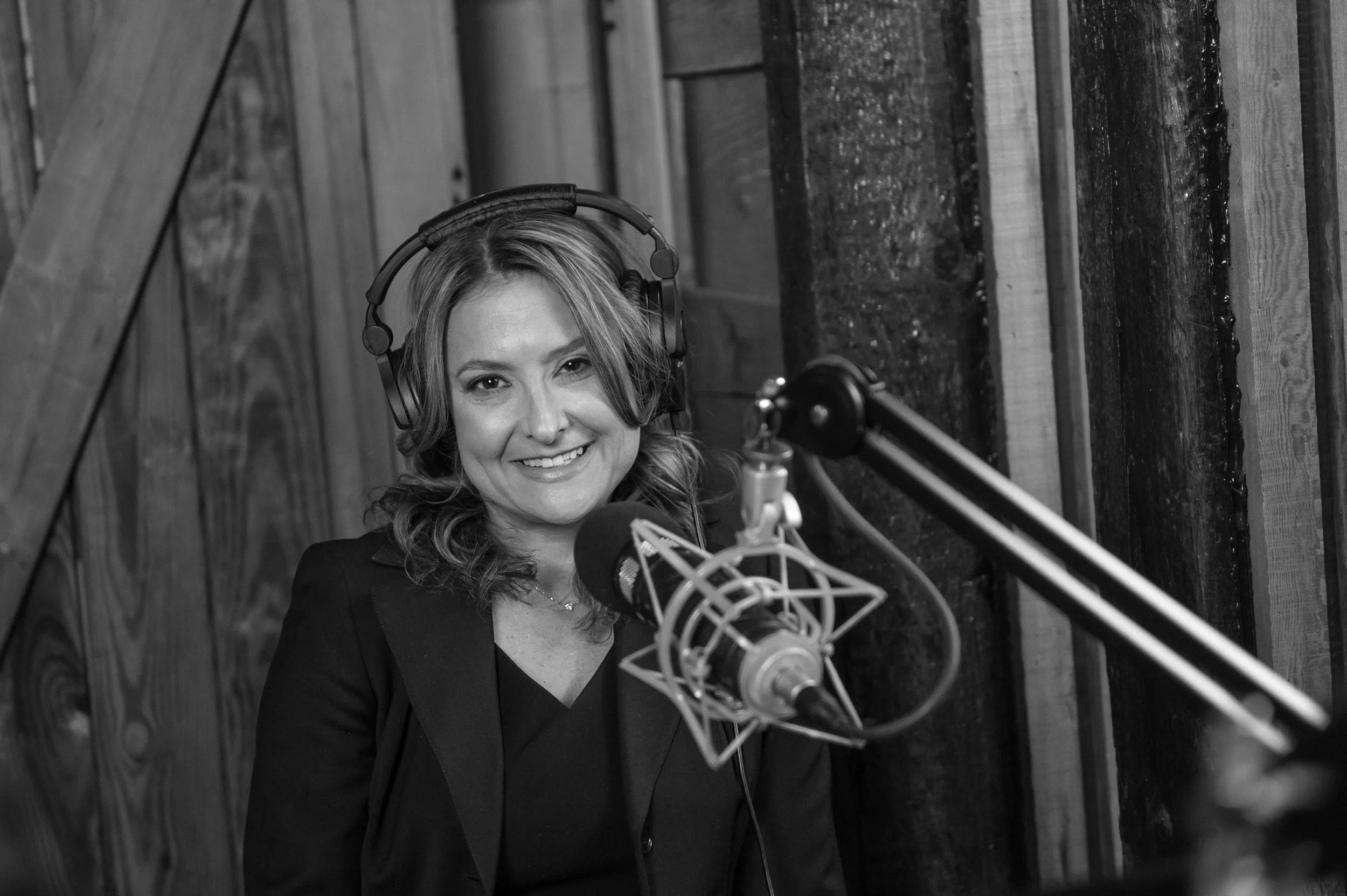 Shari Bayer - headshot2 bw - photo credit Ken Goodman.jpg