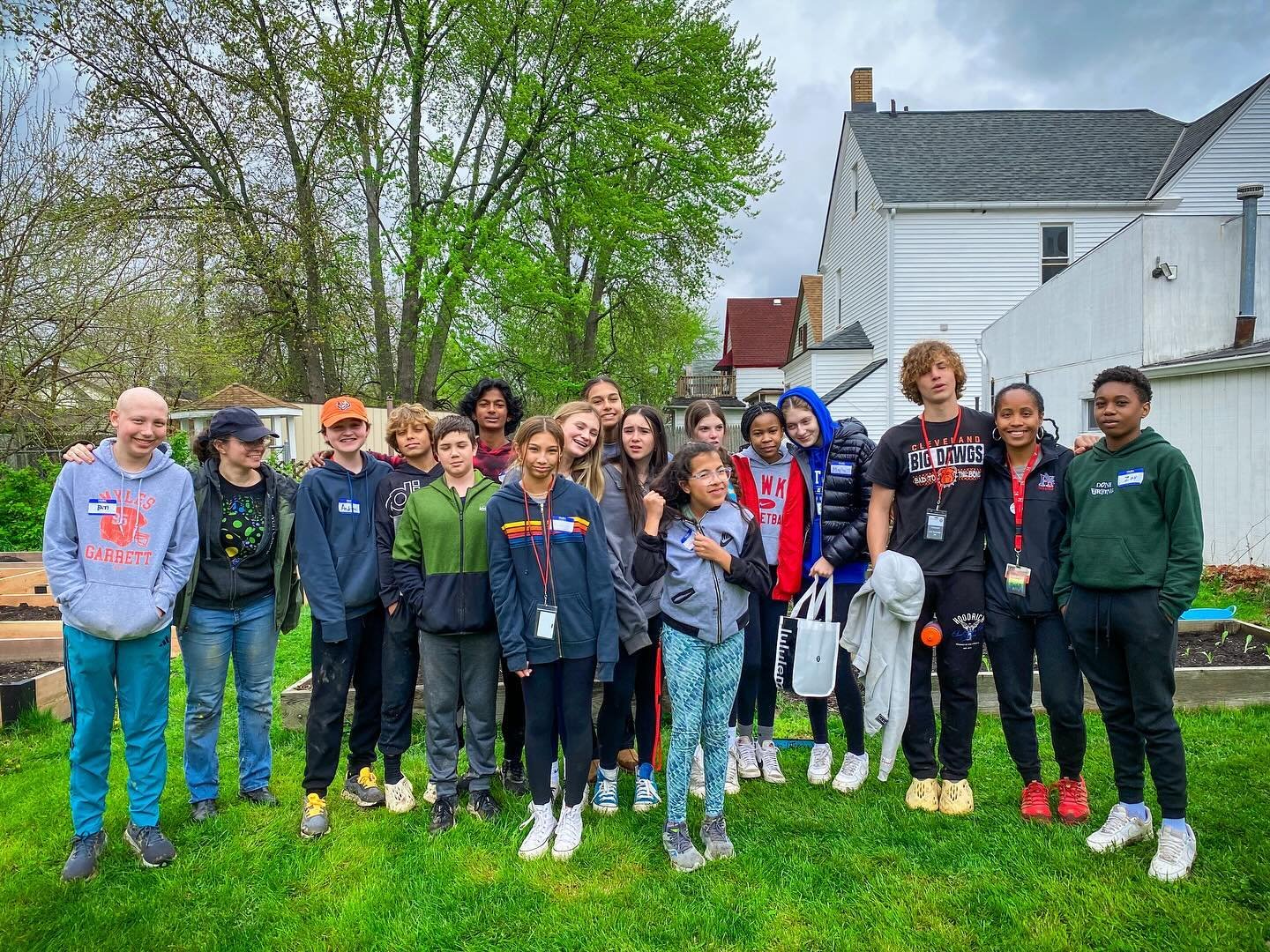 Last weeks rain did not slow down the 8th grade students from Hawken Middle School! @hawkinsmiddle 

15 students and 2 instructors came to Cleveland Roots last week to start some seeds and move some soil into our new garden beds. Thanks so much for s