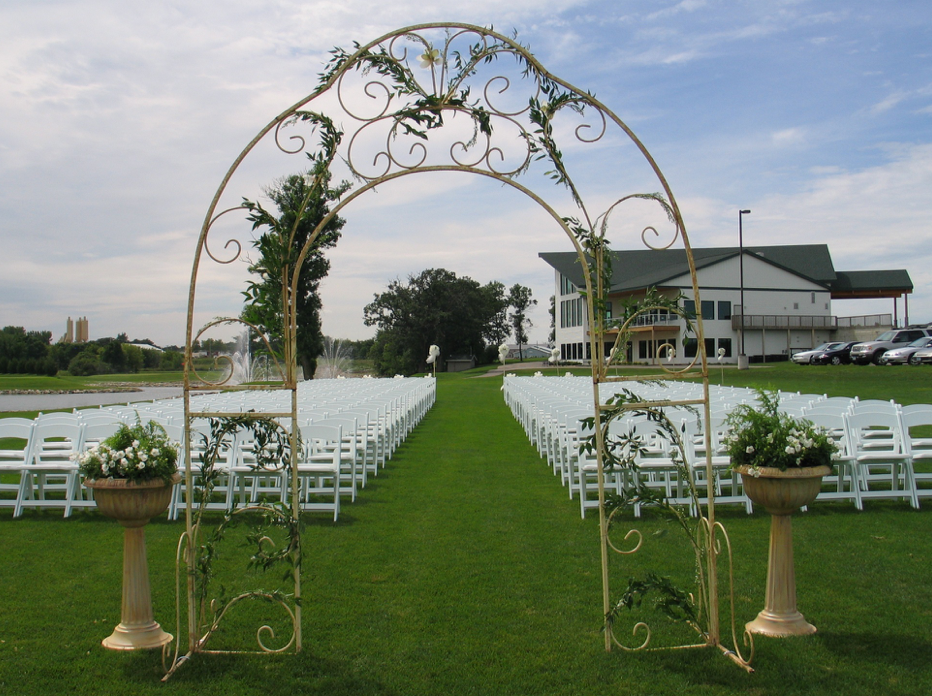 wedding-outside-entrance-1.png