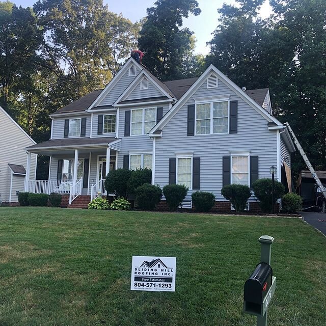 The Sliding Hill roofing team is preparing to install a new GAF roofing system on this Hanover County Virginia home today. #SlidingHillRoofing #roofingcontractor