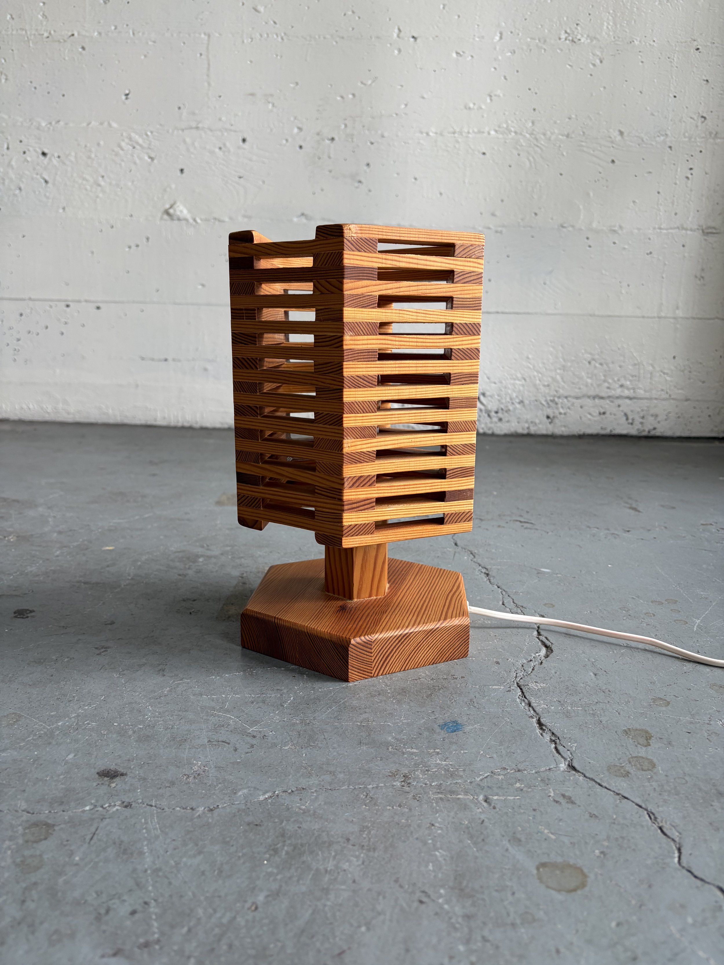 Pelle Snidare Table Lamp