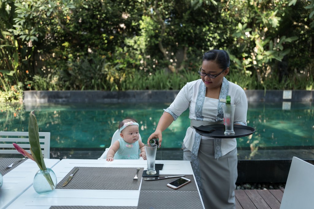 Little Lauren enjoying the warm hospitality of Karma Jimbaran, and that includes being carried around all the time too!