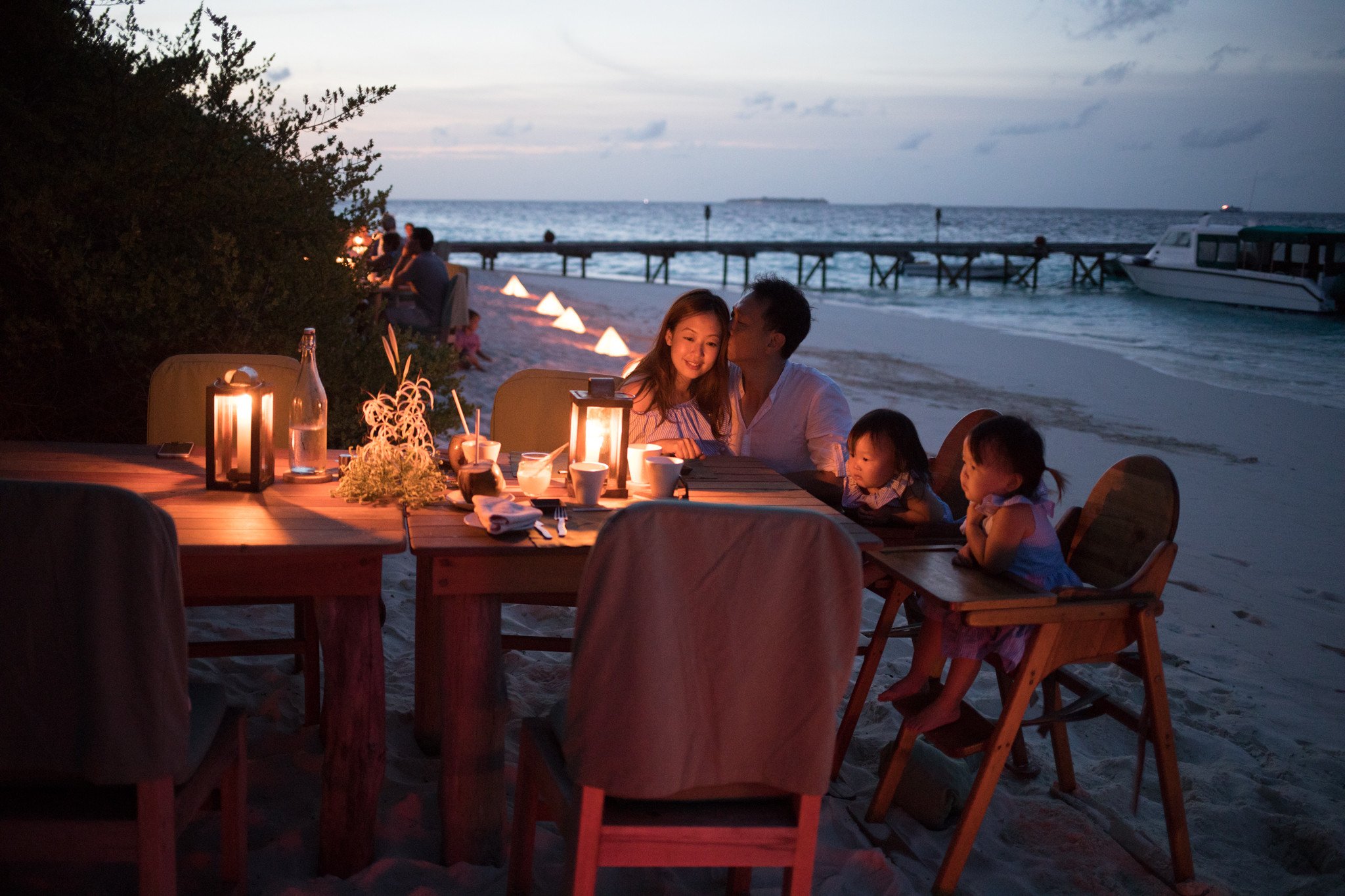 I am a fussy eater and i have to say, every meal here is a delightful gastronomical experience. Fantastic service with different menus and fresh juices everyday. The sunset views, sound of waves lapping the shore and glimmering night sky add to the …