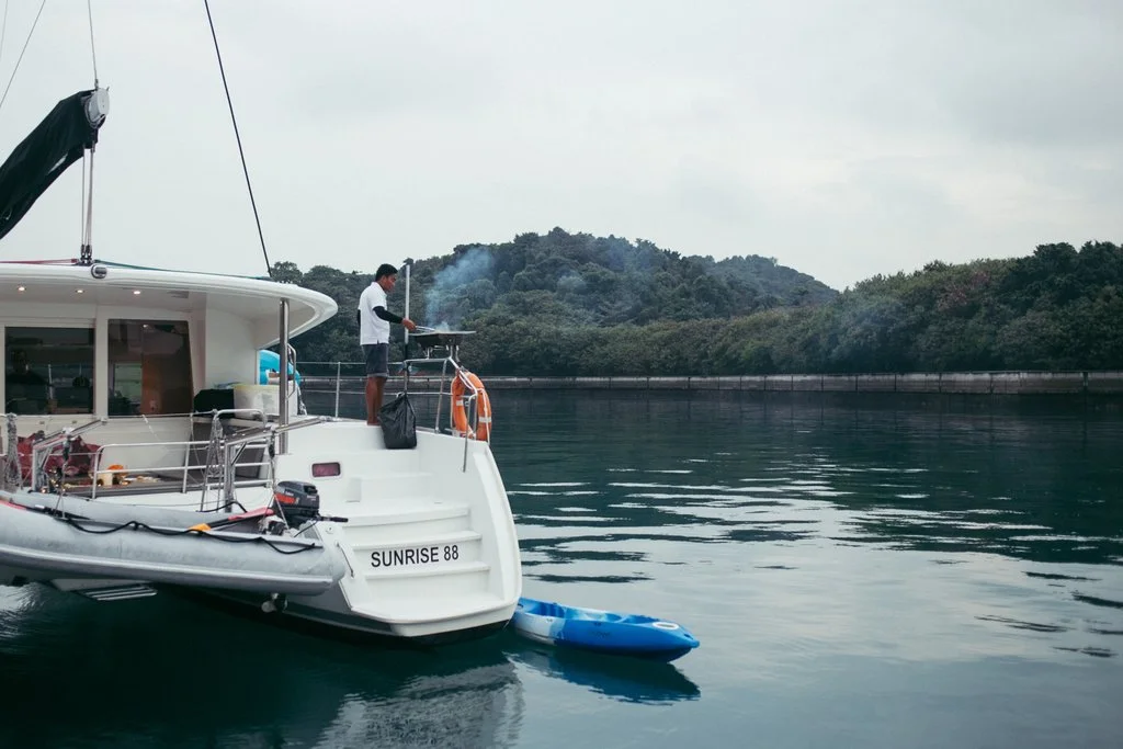 While the boat crew was barbecuing food for us =)