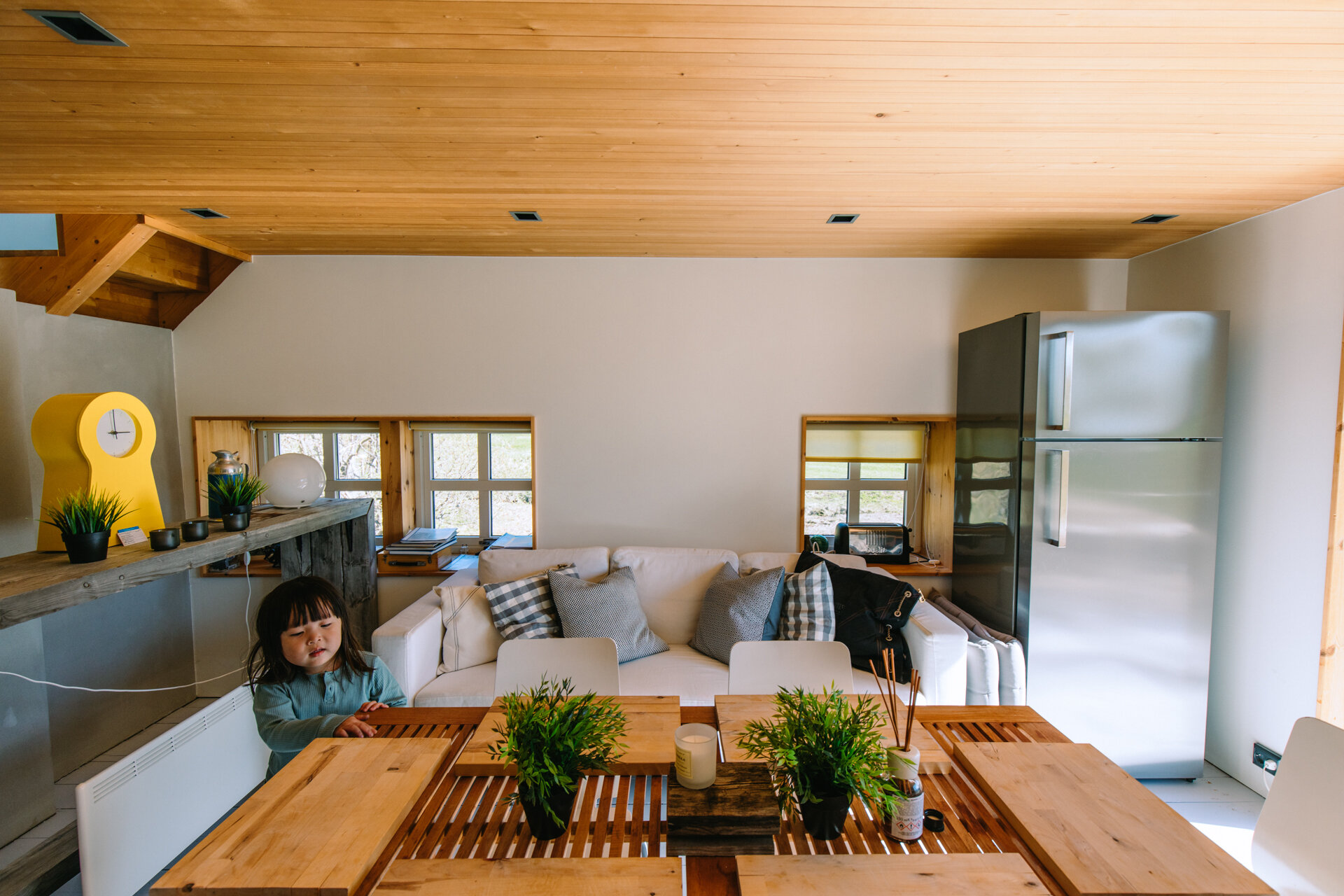 “Daddy, let me help you set the table!”