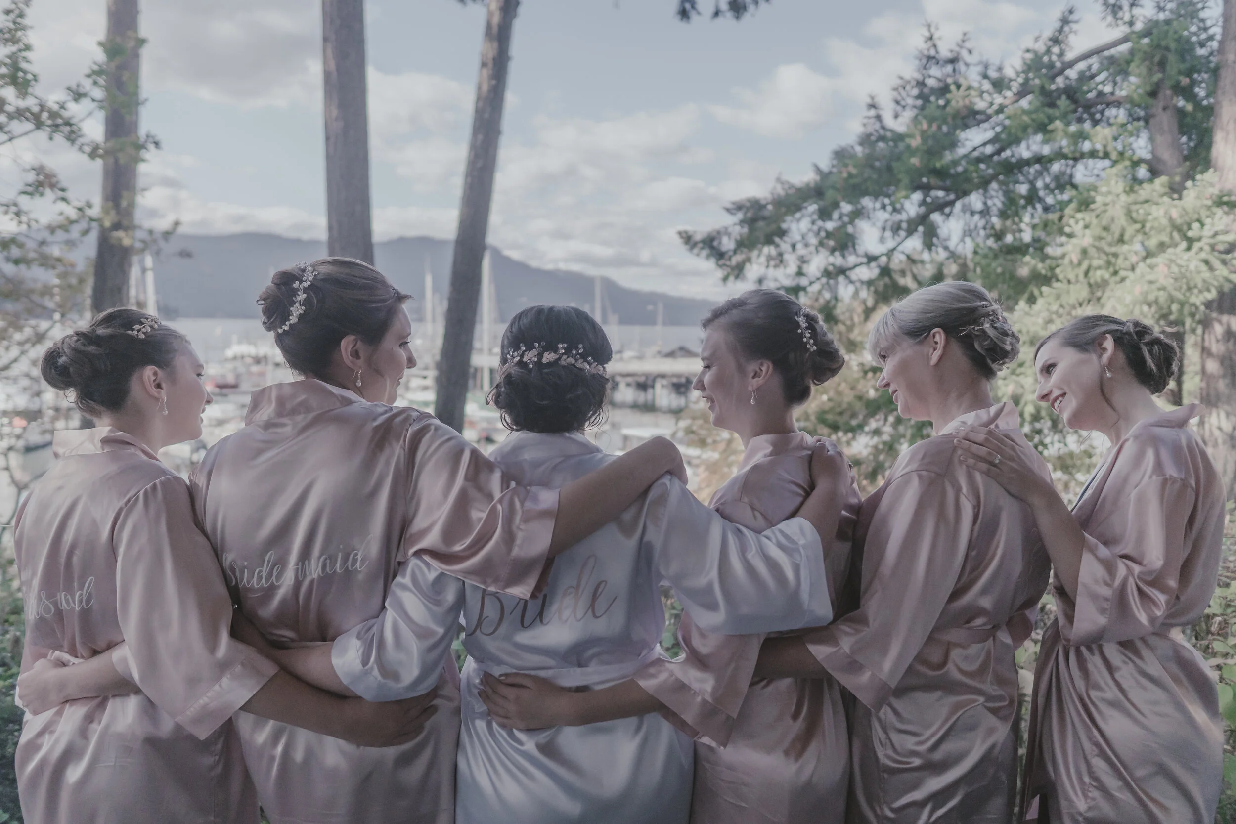 SR Photography_BridePrep-14.jpg