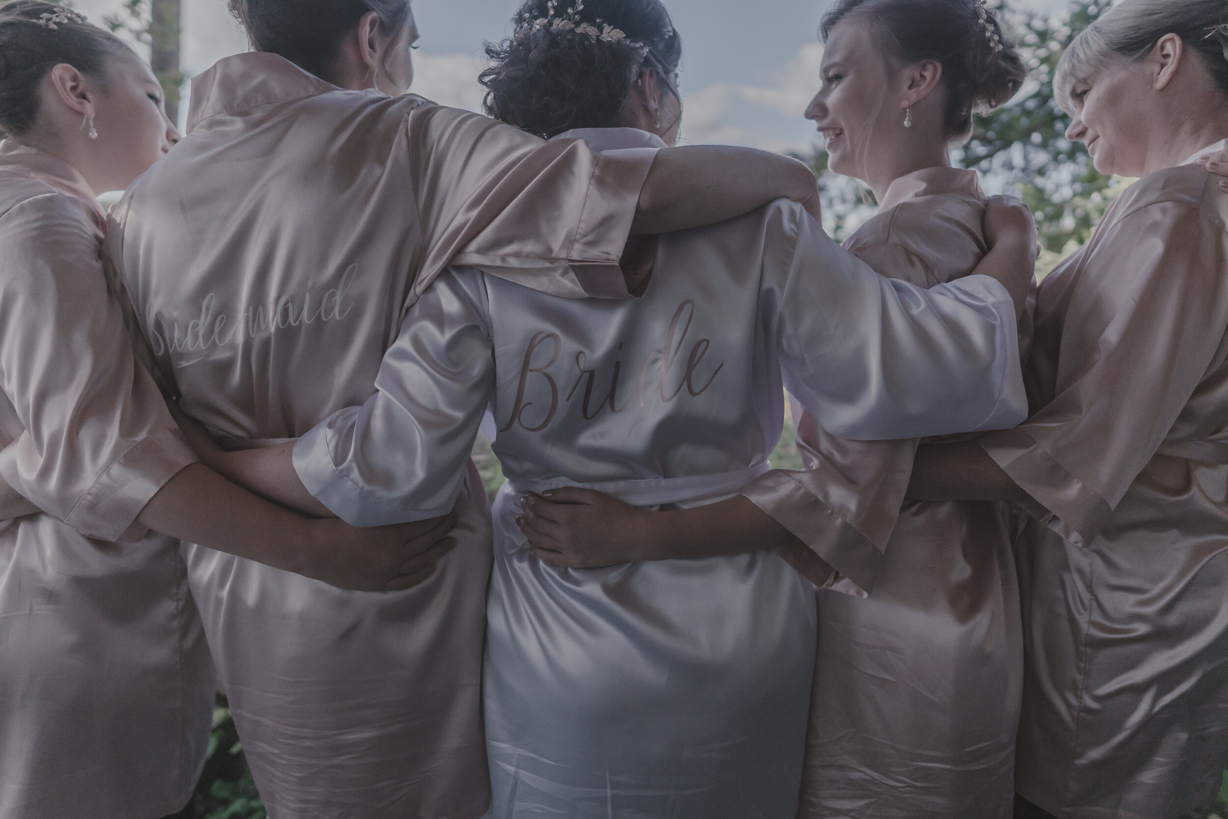 SR Photography_BridePrep-16.jpg