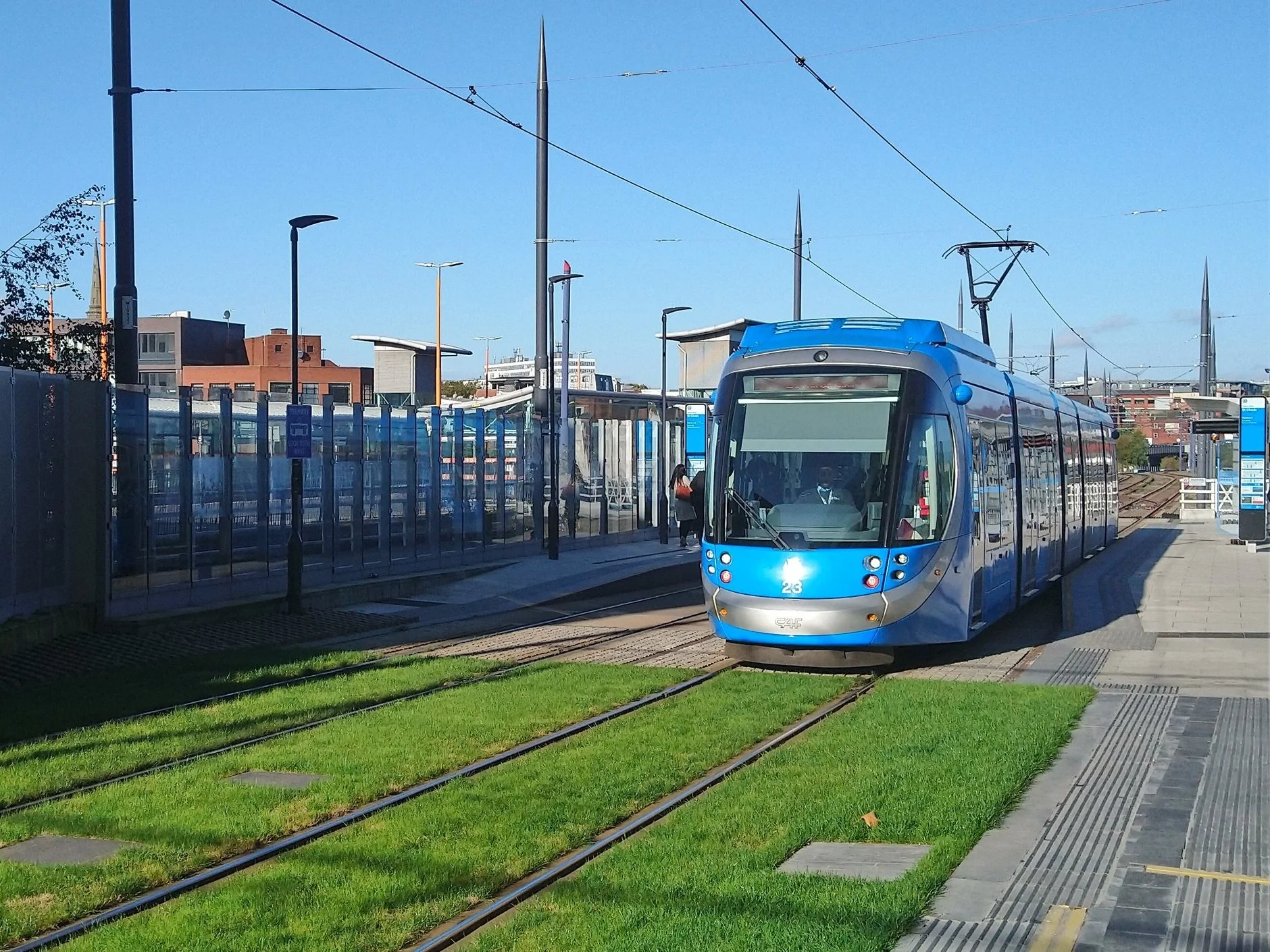 Tech Task Force calls for a digital revolution for electric vehicles &amp; mobility services