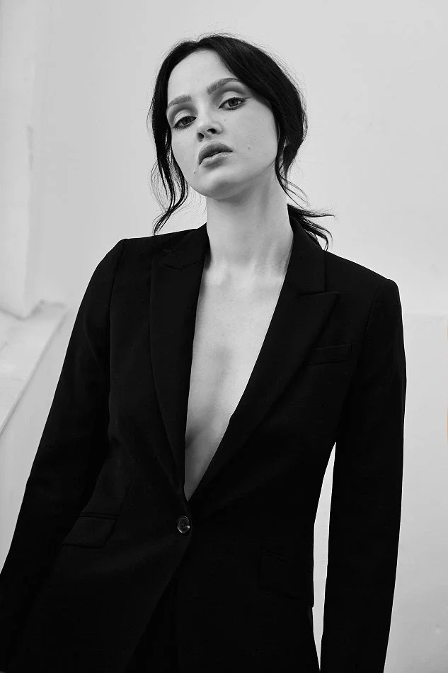 5 Facial Expressions Every Model Must Master