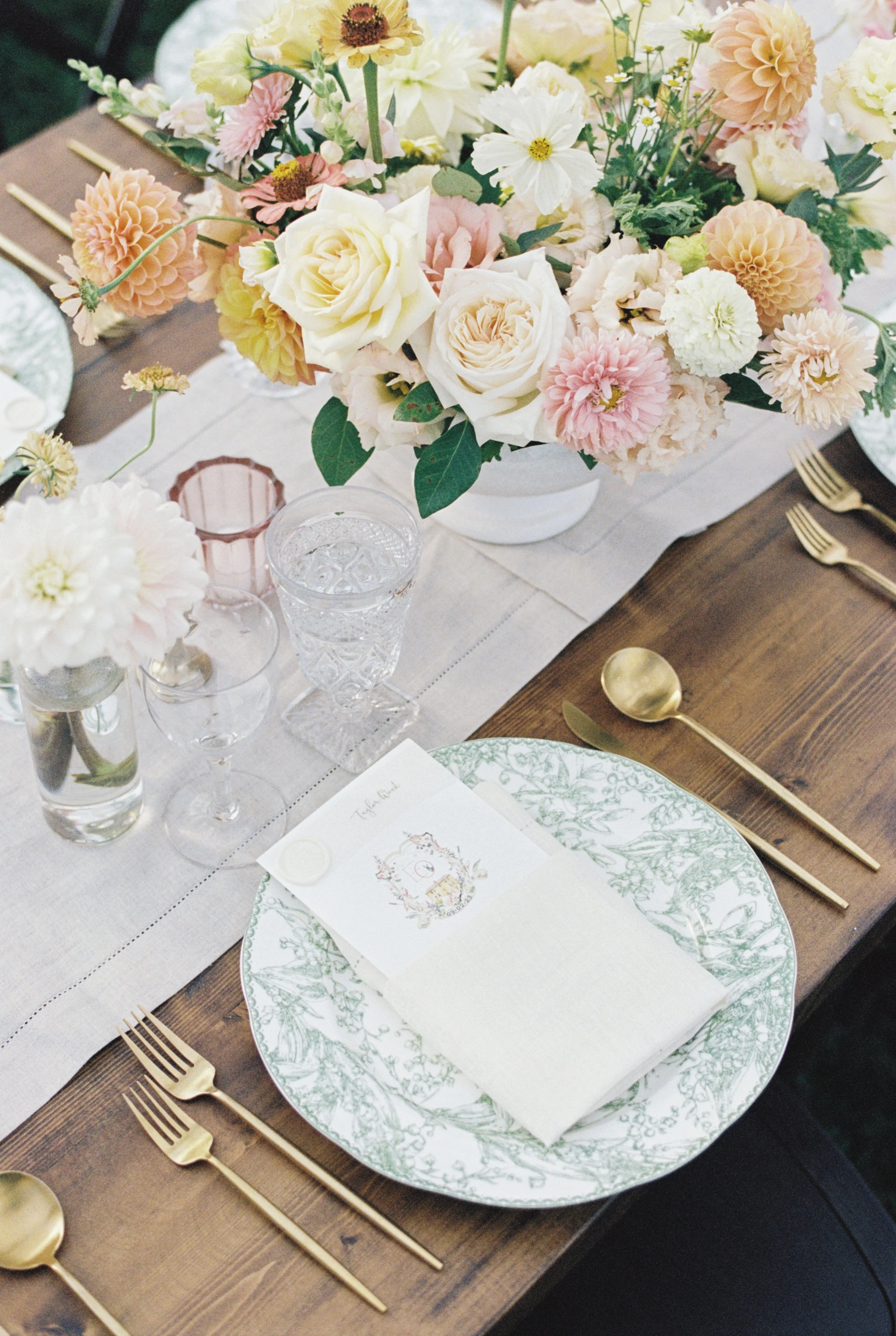 wedding-table-setting-monadnock-berries.jpg