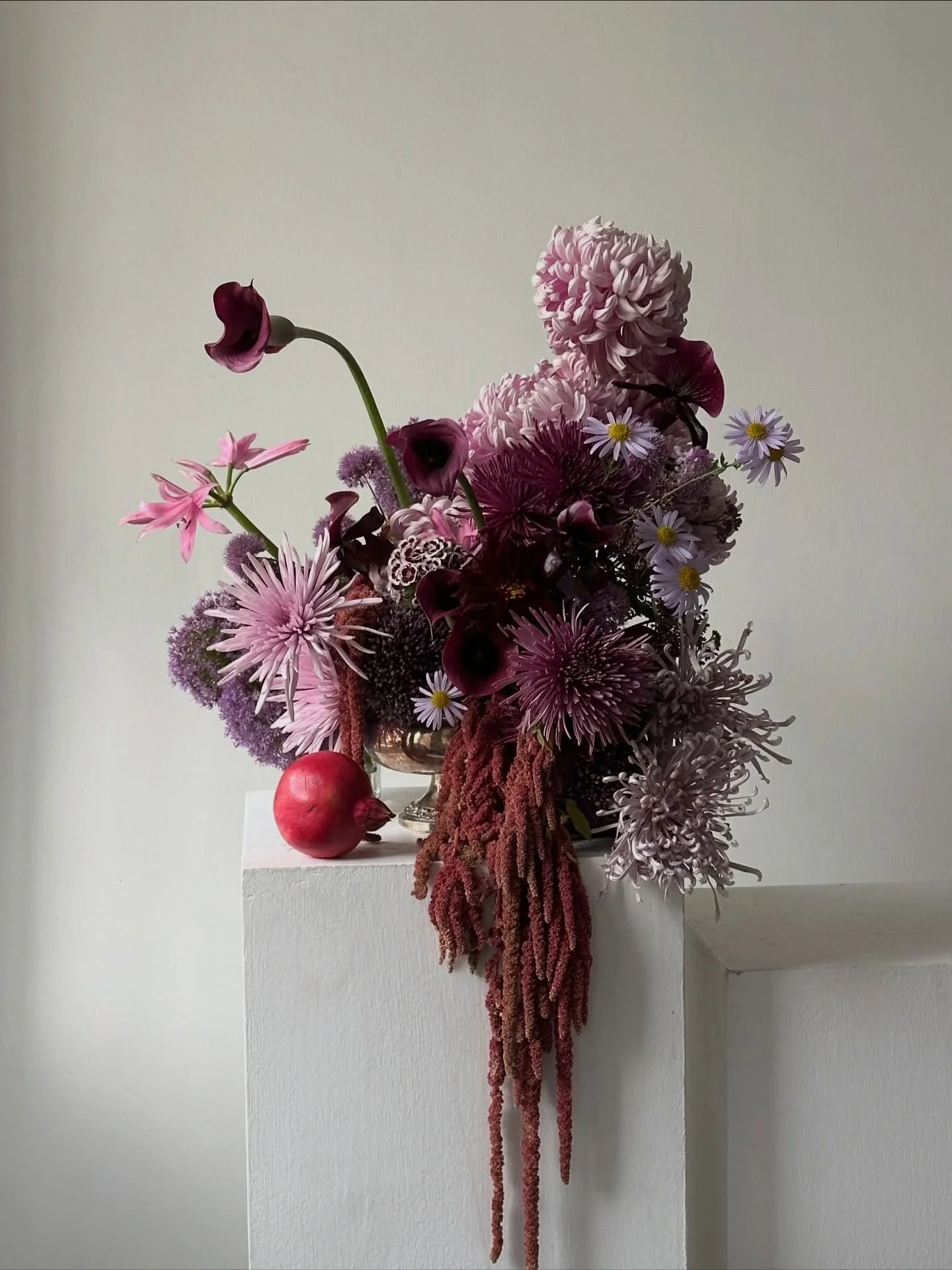 Slipper orchids and chrysanthemums for Morgan and Ben 💞 @fonthillestate with the wonderful force of nature @rosiebarrettevents. 

A wet and wild one that we&rsquo;ll truly never forget ✨✨✨ but most of all for the happiest of faces when we finally de